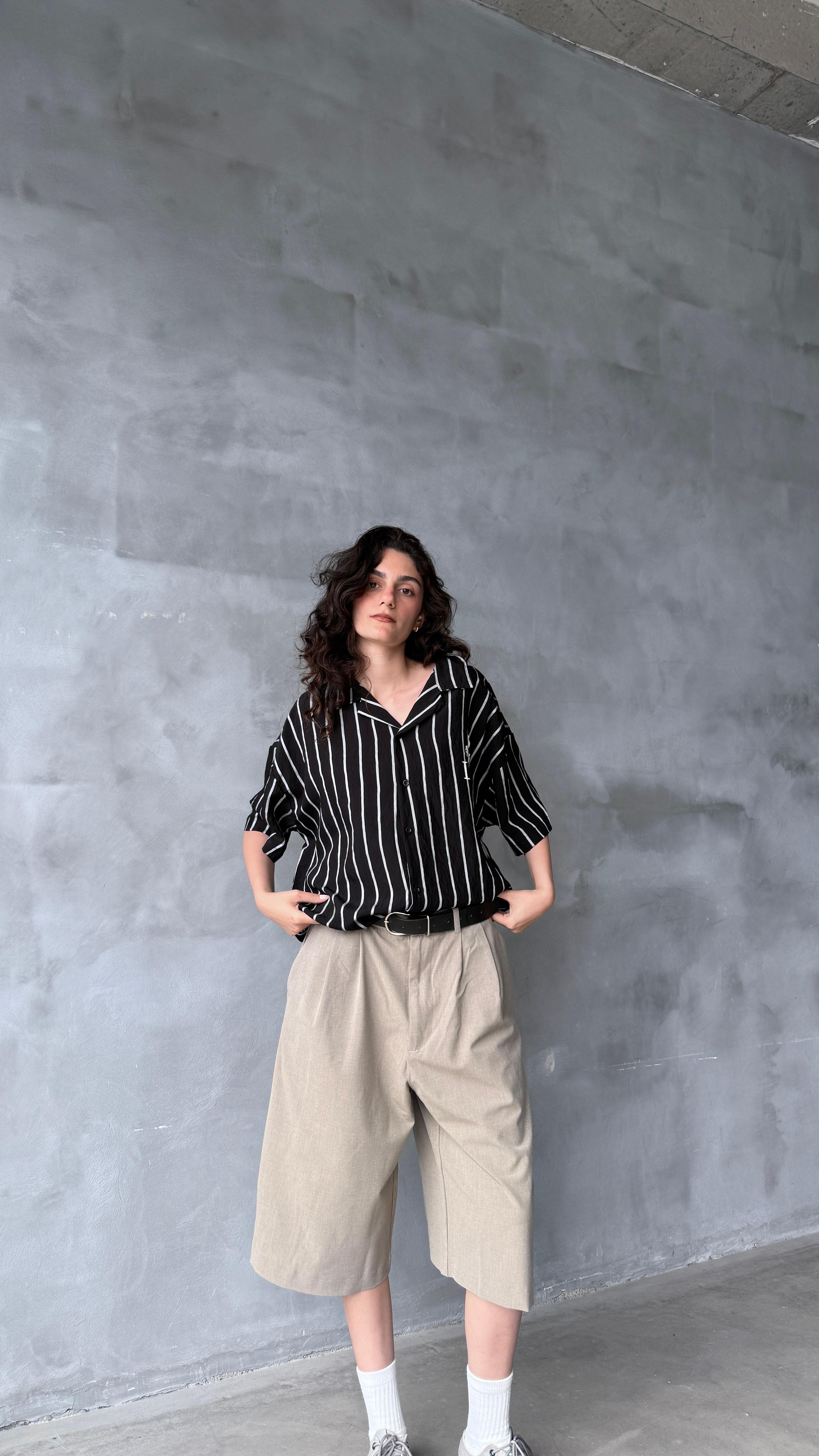 Siyah LA Çizgili Oversize Keten Gömlek