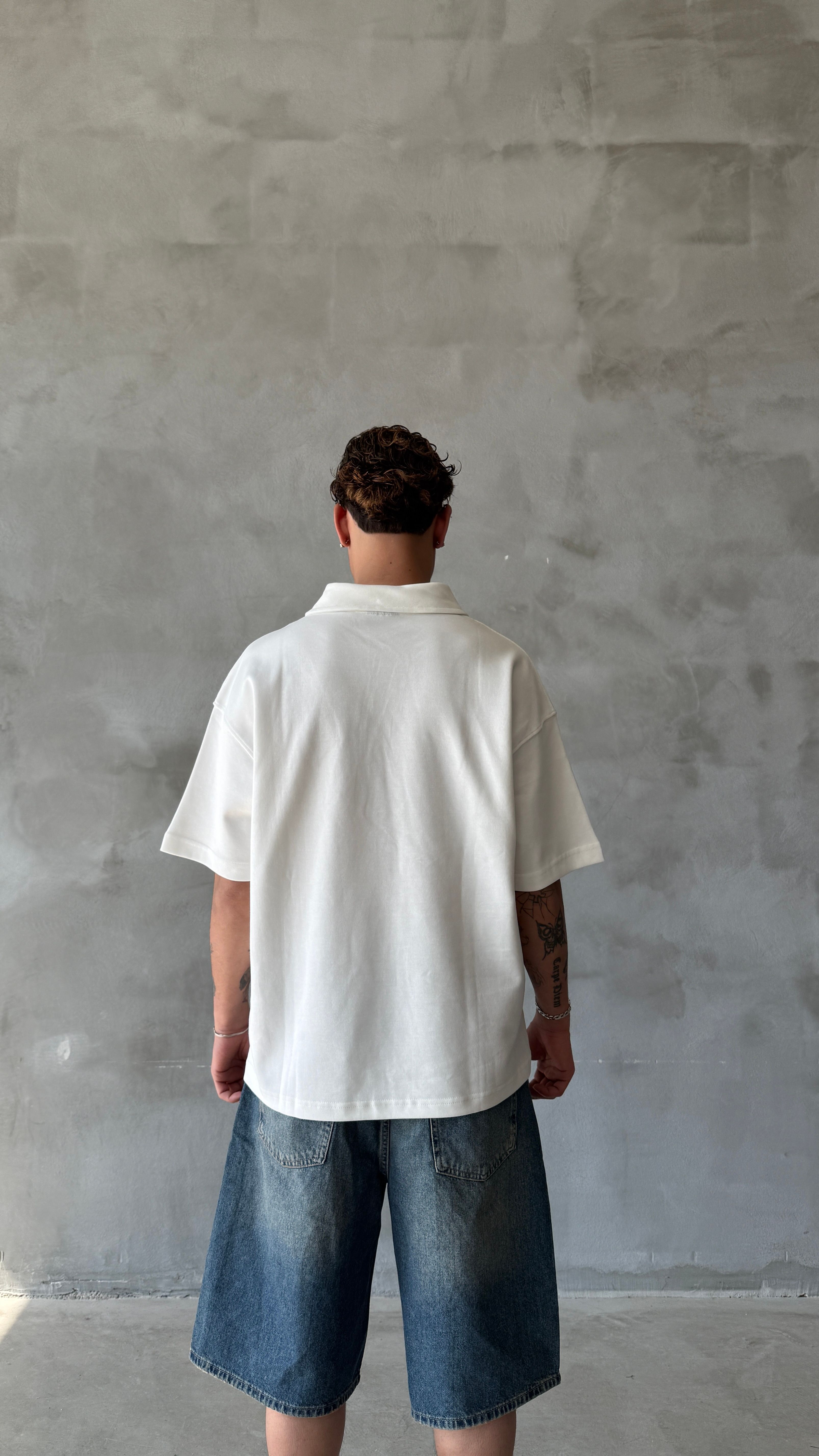 Beyaz Quite Palace Polo Yaka Oversize Tişört 