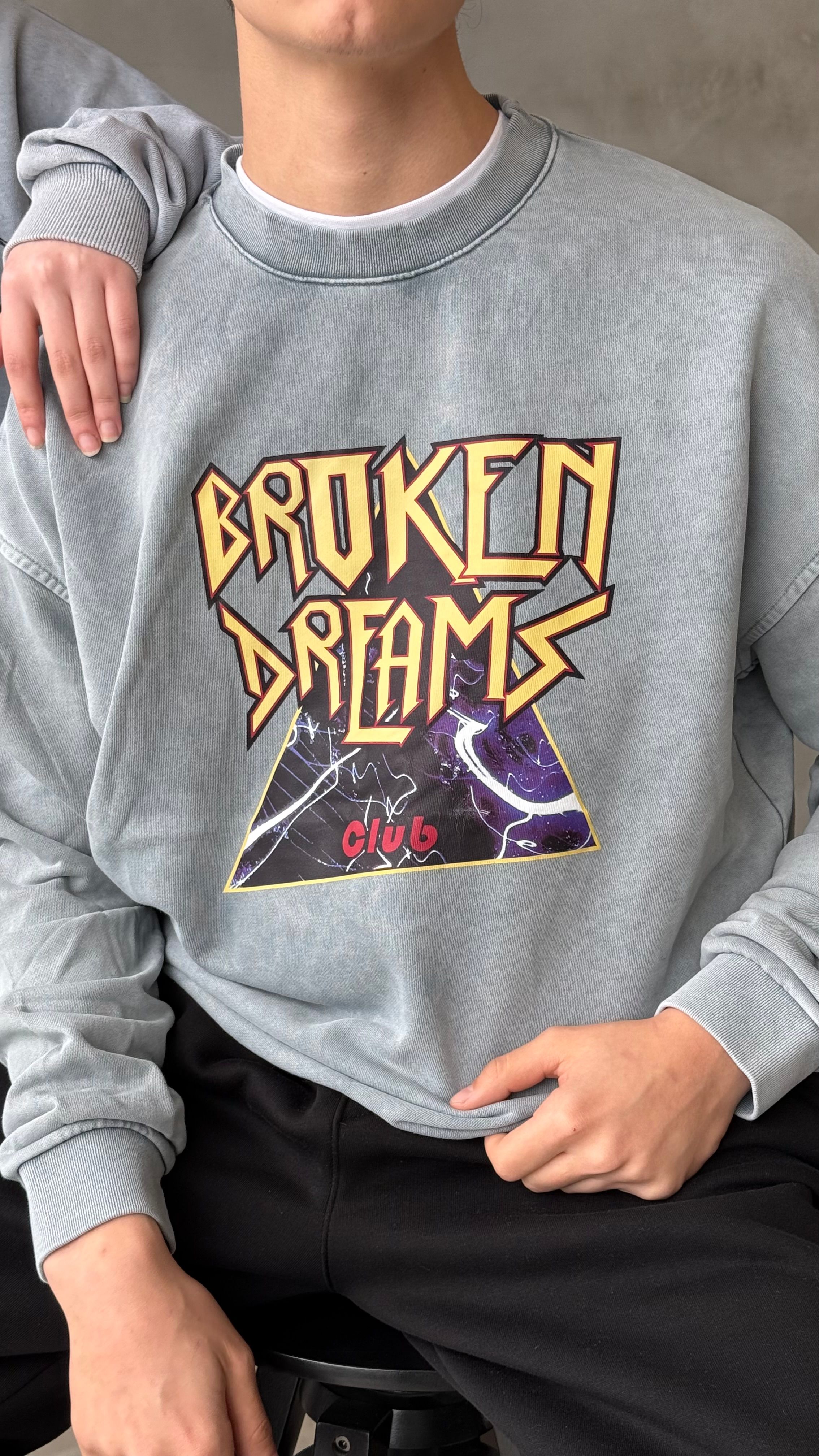 Broken Dreams Yıkamalı Oversize Sweatshirt