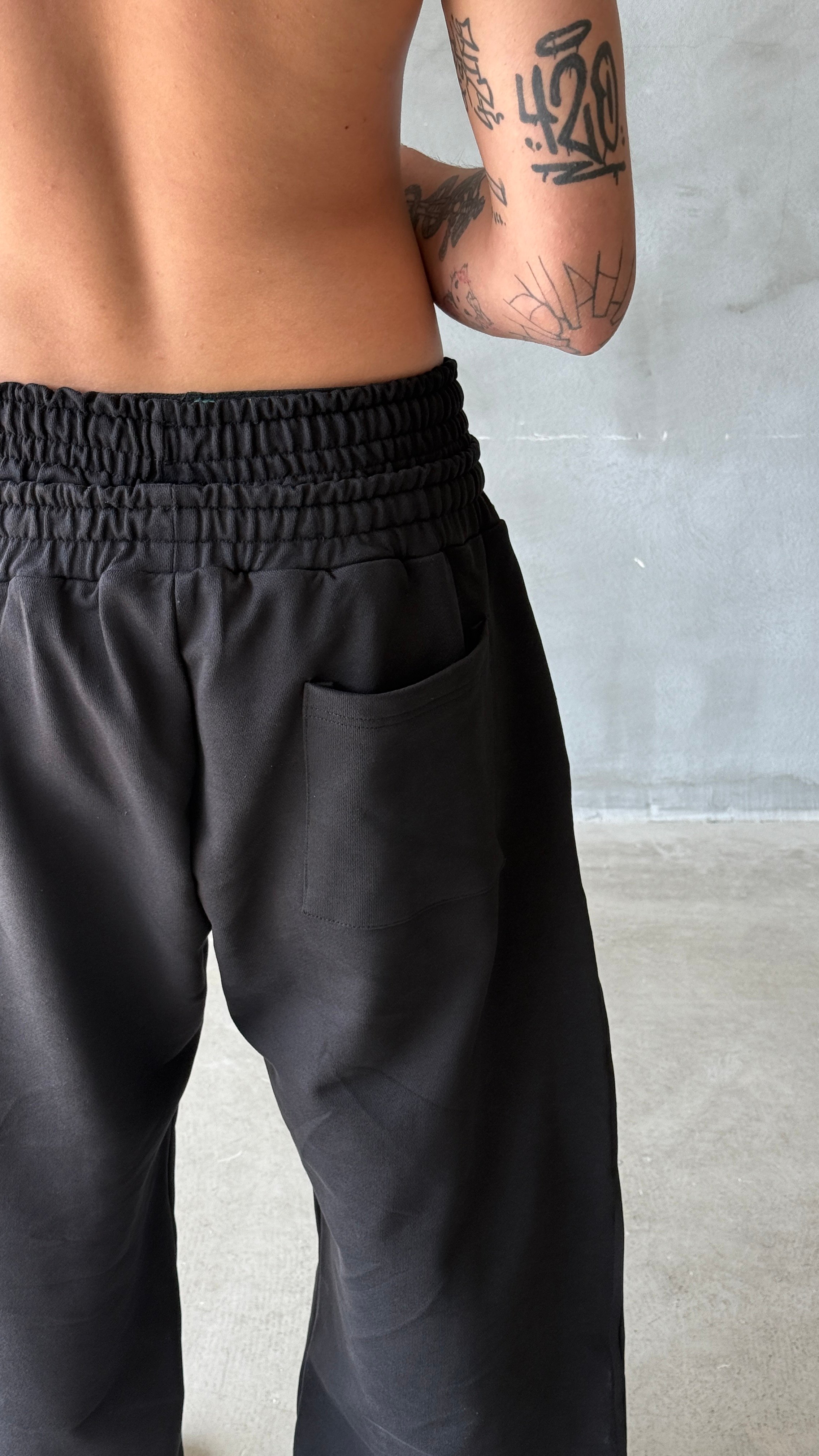 Siyah Yıkamalı Crosses Patch Detay Double Waist Premium Baggy Sweatpant