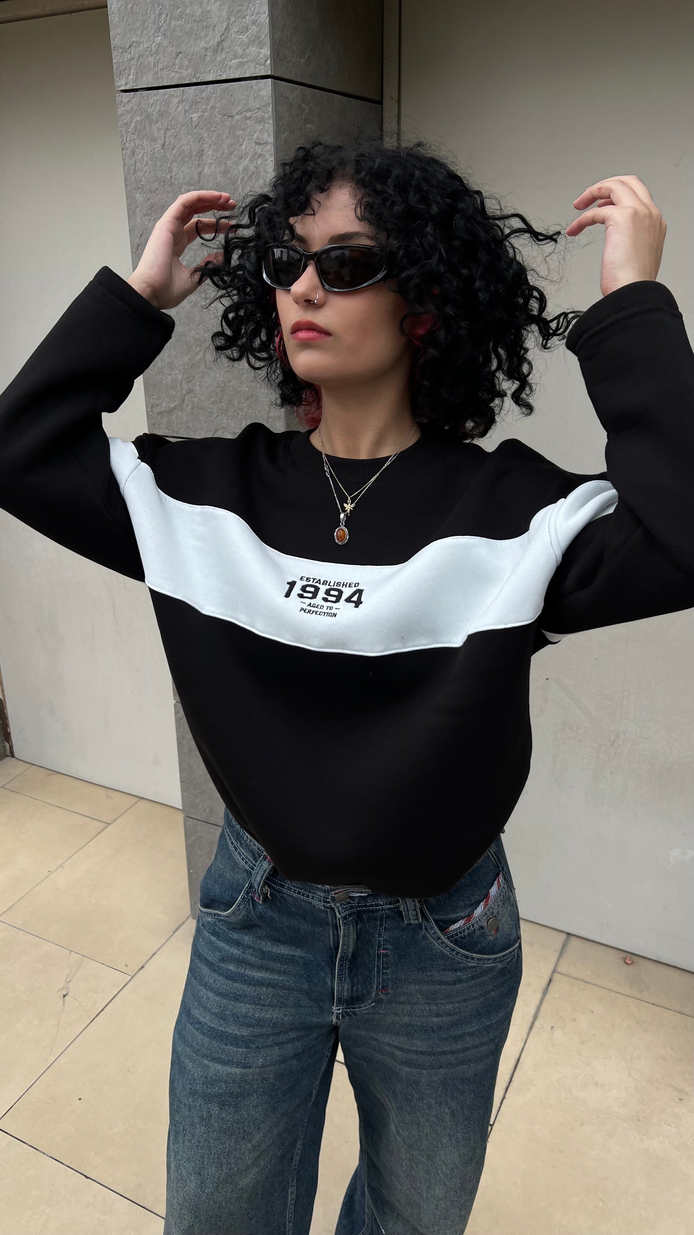 1994 Siyah Nakış İşlemeli Oversize Sweatshirt