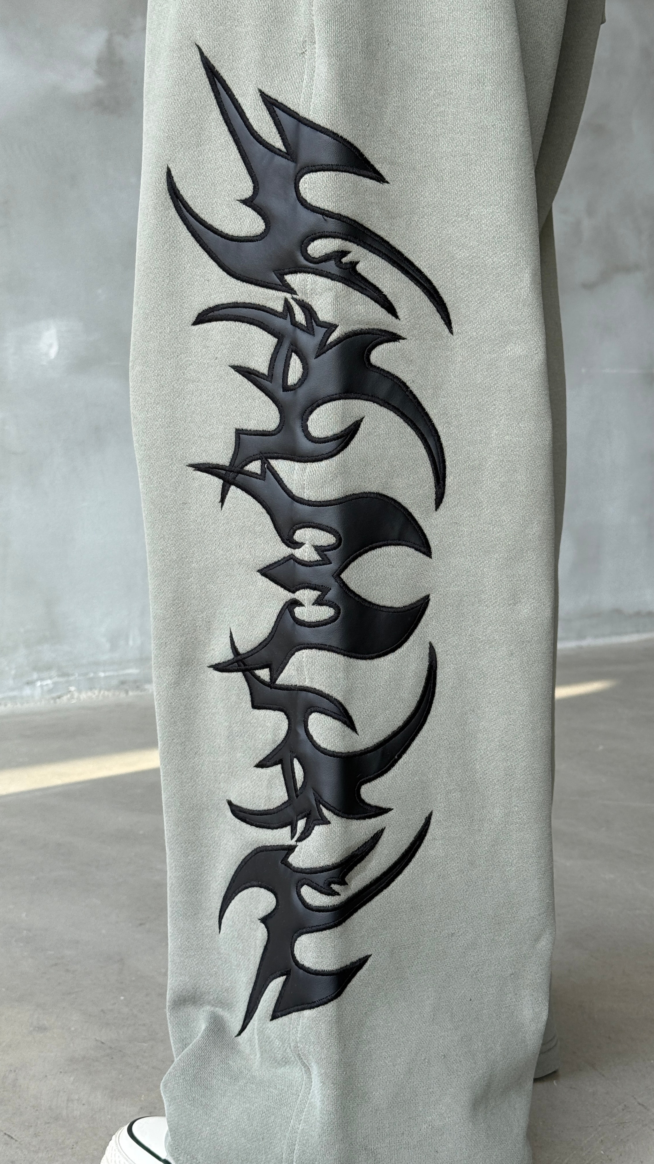 Haki Tribal Deri Detay Premium Baggy Sweatpant
