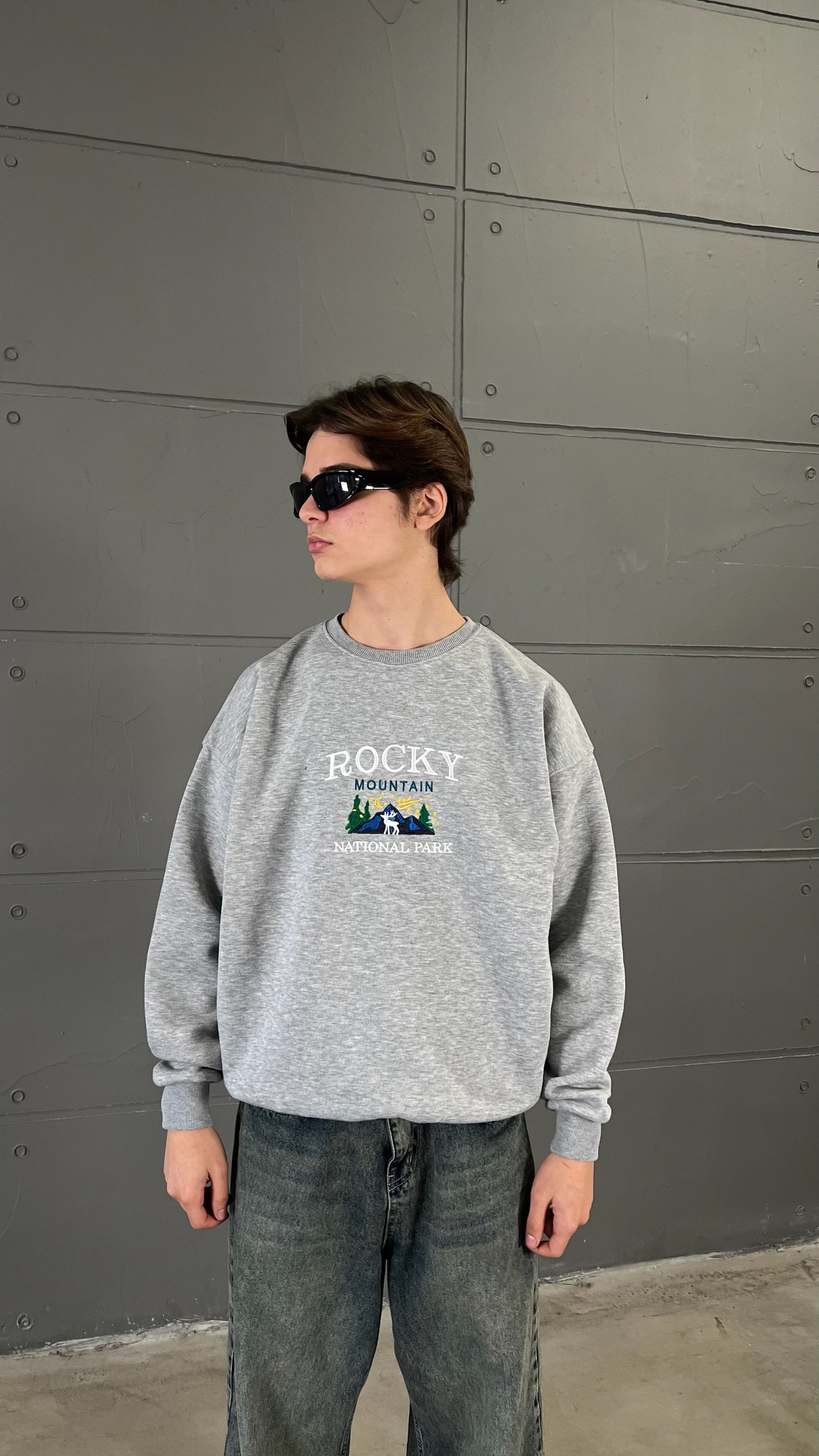 Gri Rocky Nakış İşlemeli Oversize Sweatshirt 