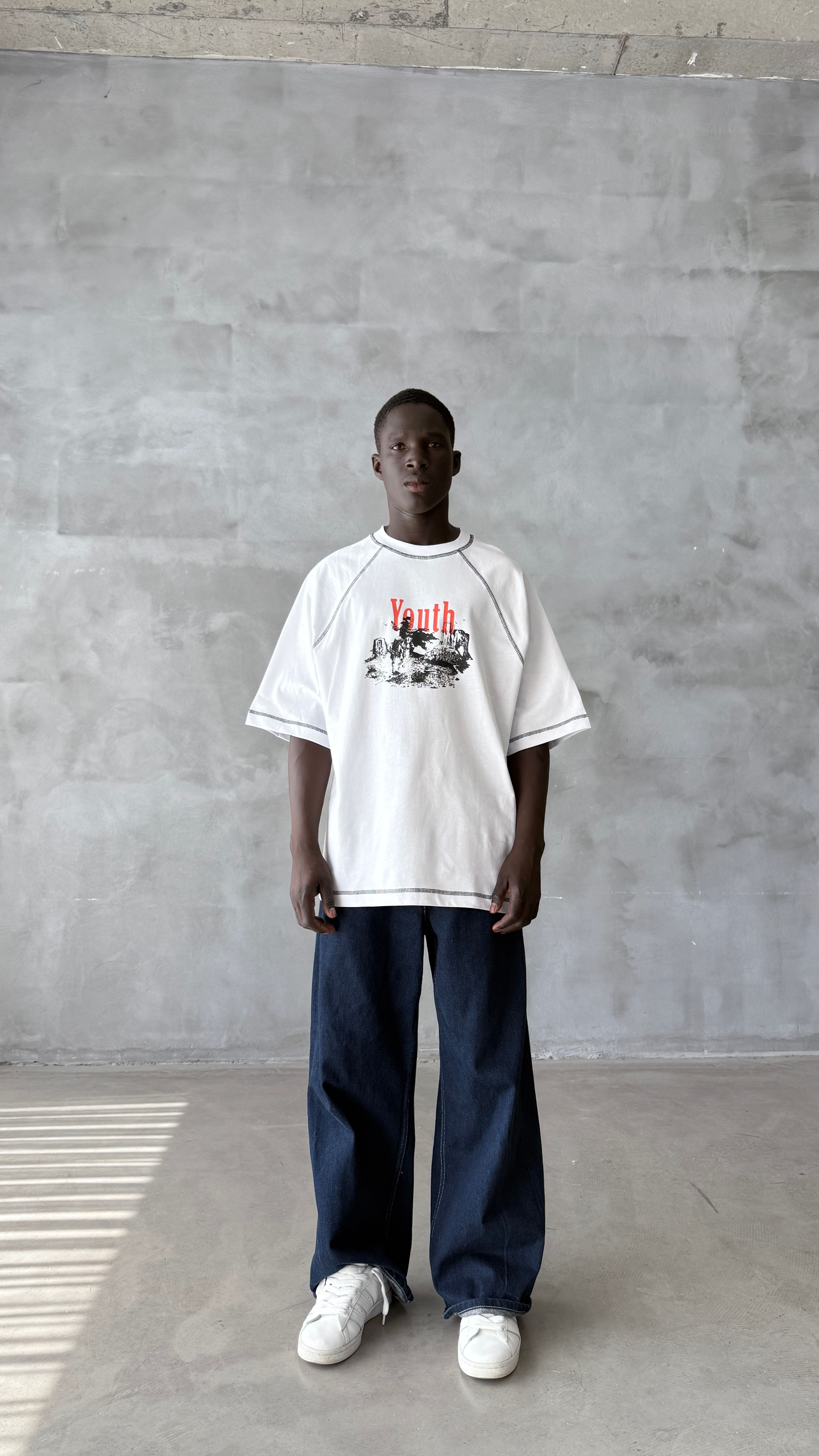 Beyaz Youth Karyoka İşlemeli Oversize Tişört 