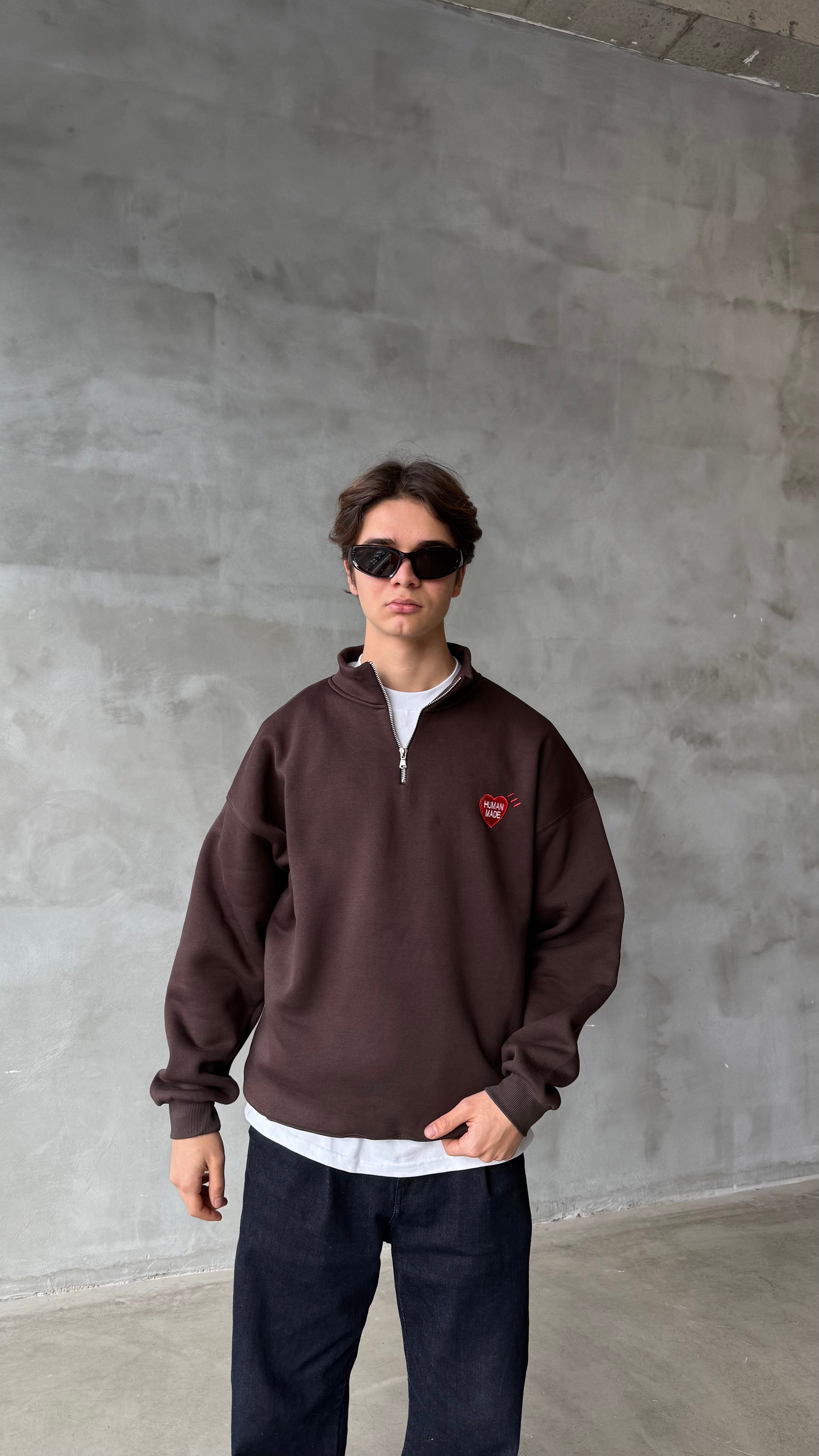 Kahve Nakış İşlemeli Fermuarlı Oversize Sweatshirt