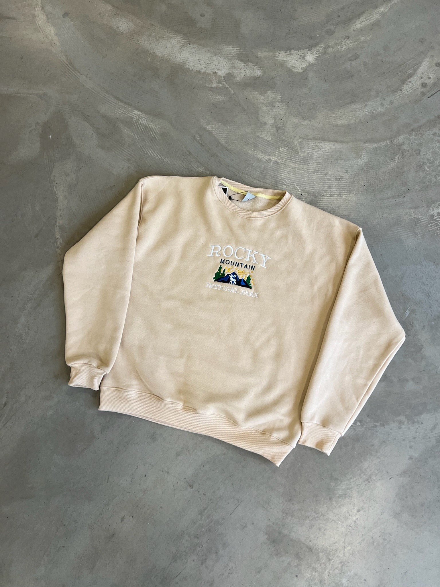 Krem Rocky Nakış İşlemeli Oversize Sweatshirt 