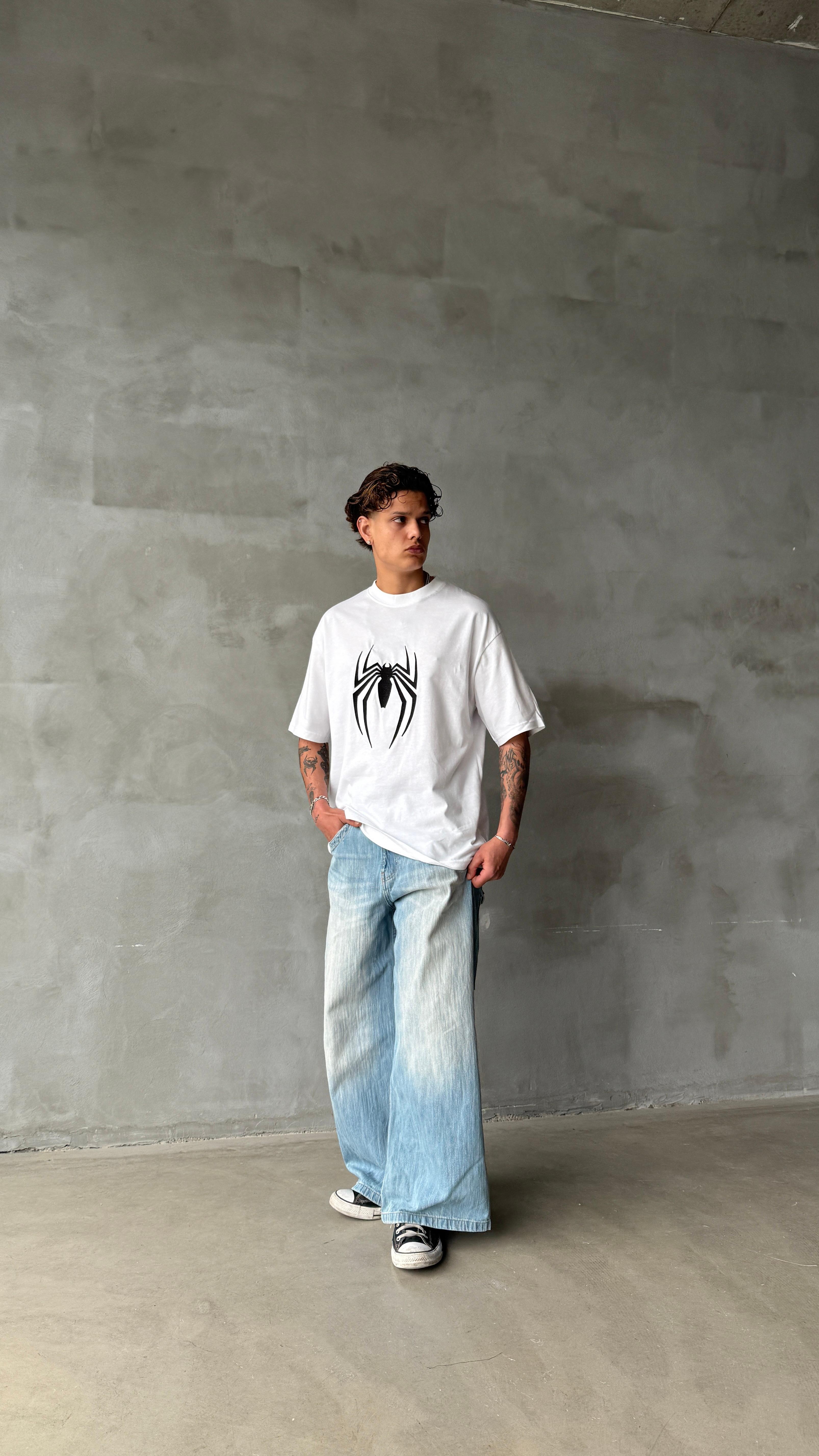Spider Beyaz Nakış İşlemeli Oversize Tişört 