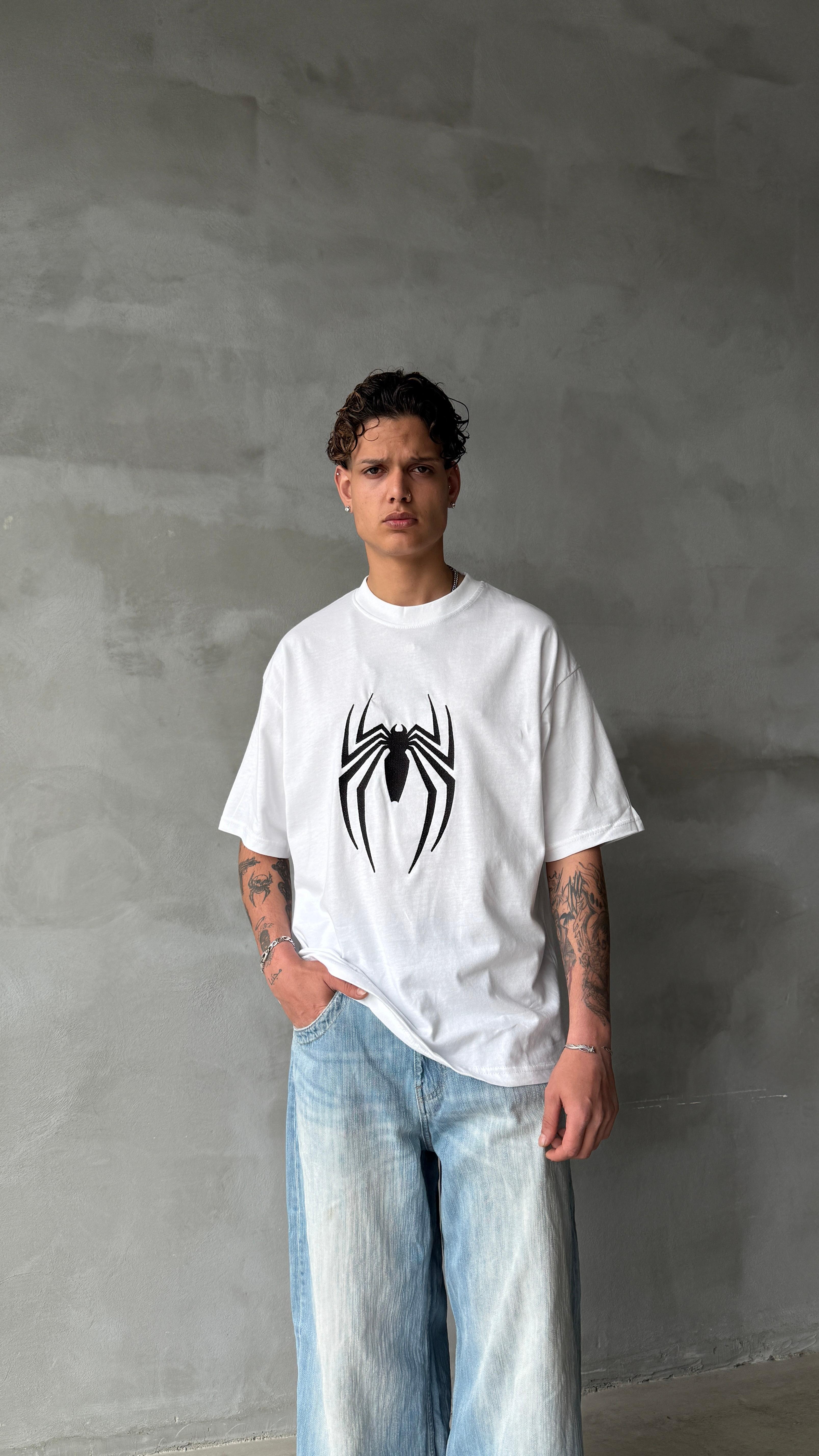 Spider Beyaz Nakış İşlemeli Oversize Tişört 