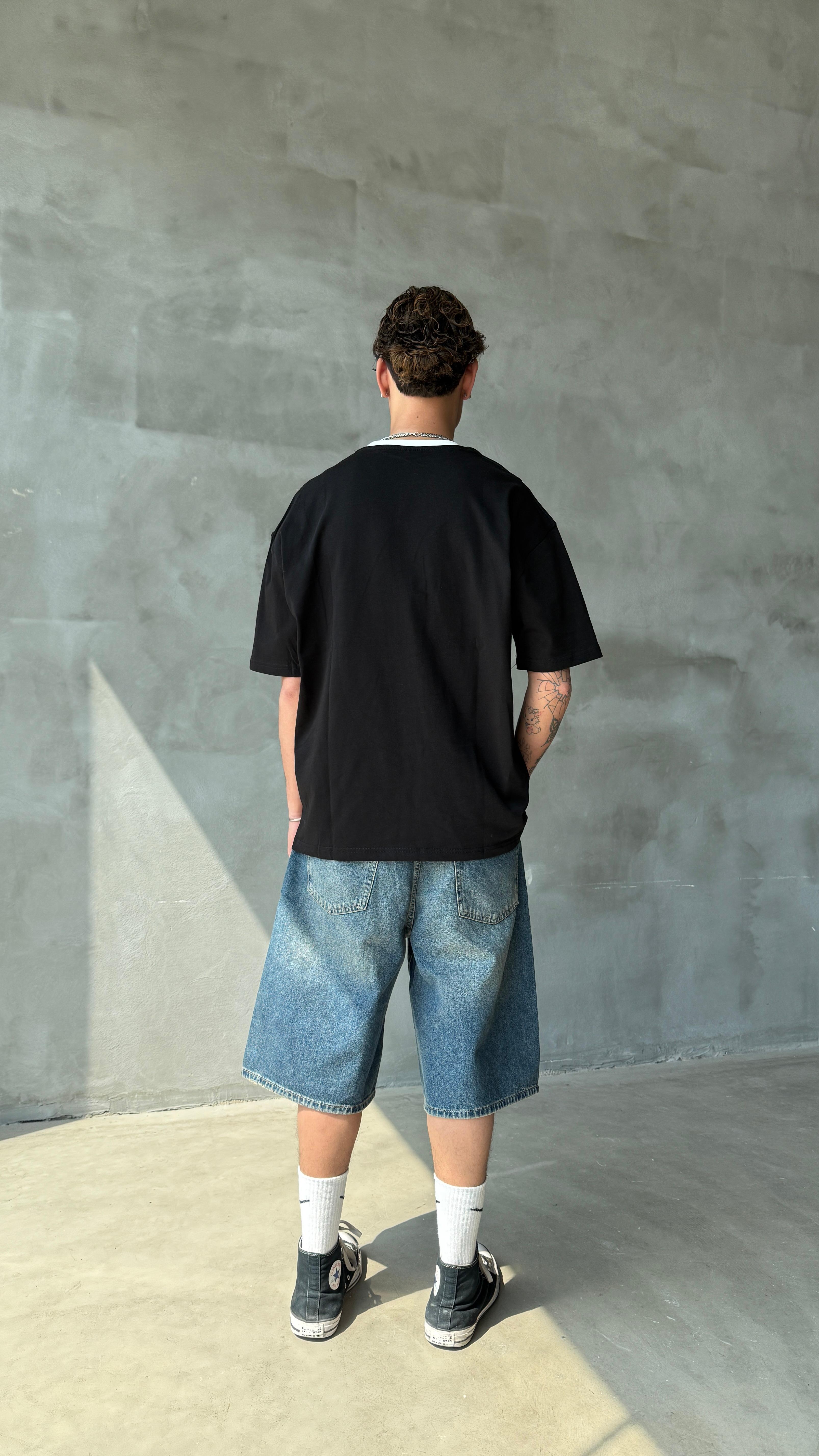İnfinite Archives Siyah Oversize Tişört 