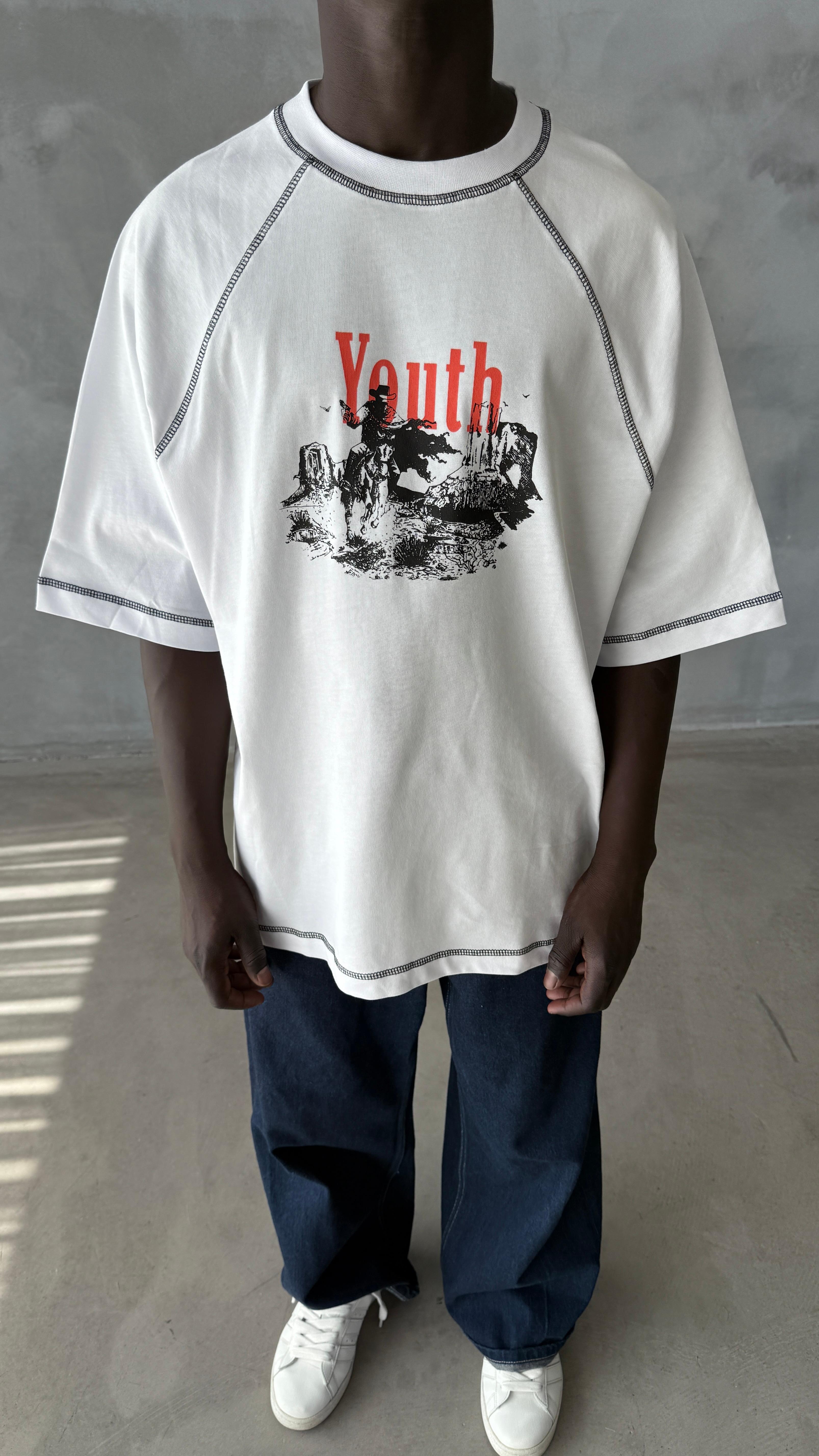 Beyaz Youth Karyoka İşlemeli Oversize Tişört 