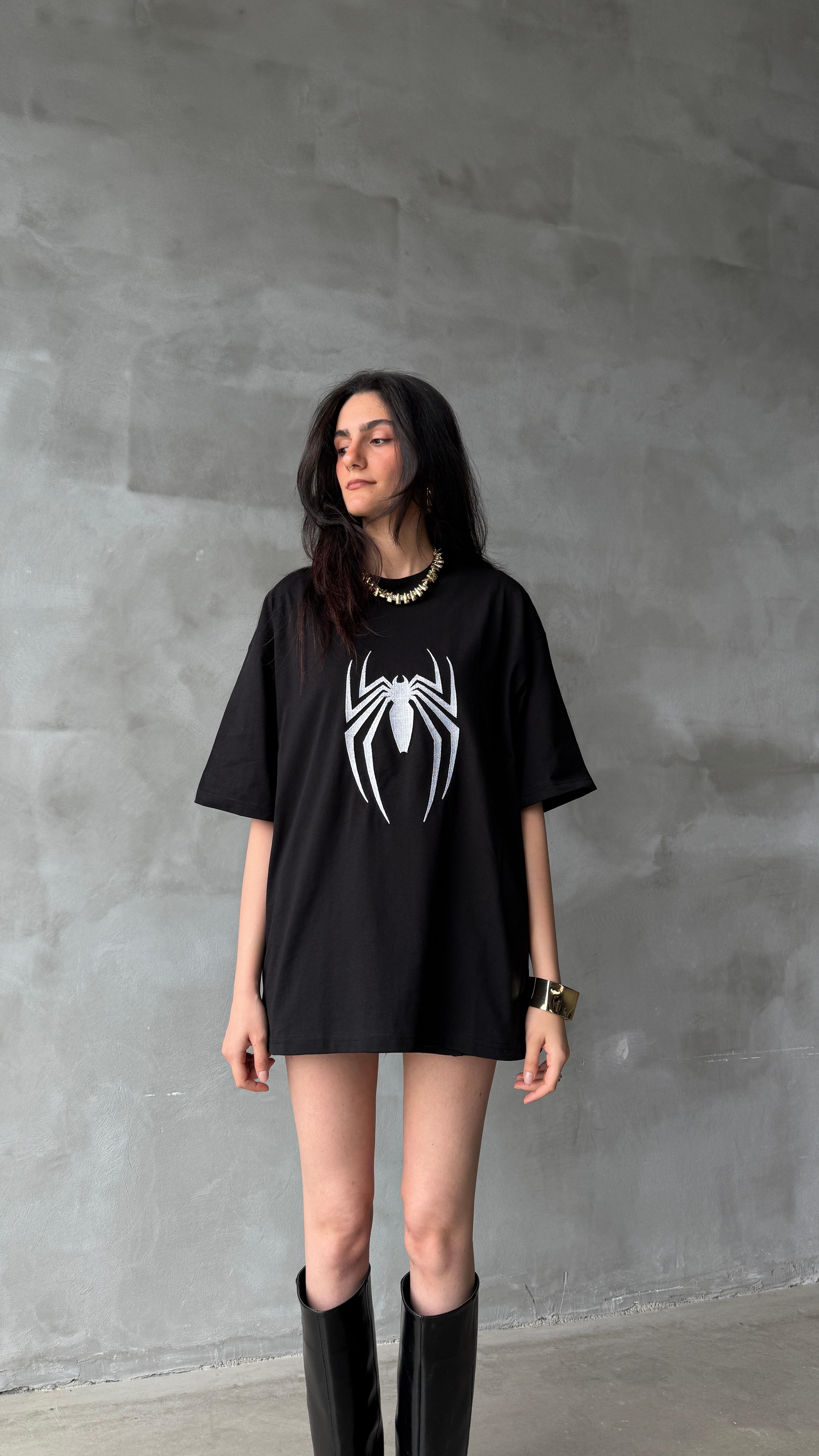 Spider Siyah Nakış İşlemeli Oversize Tişört