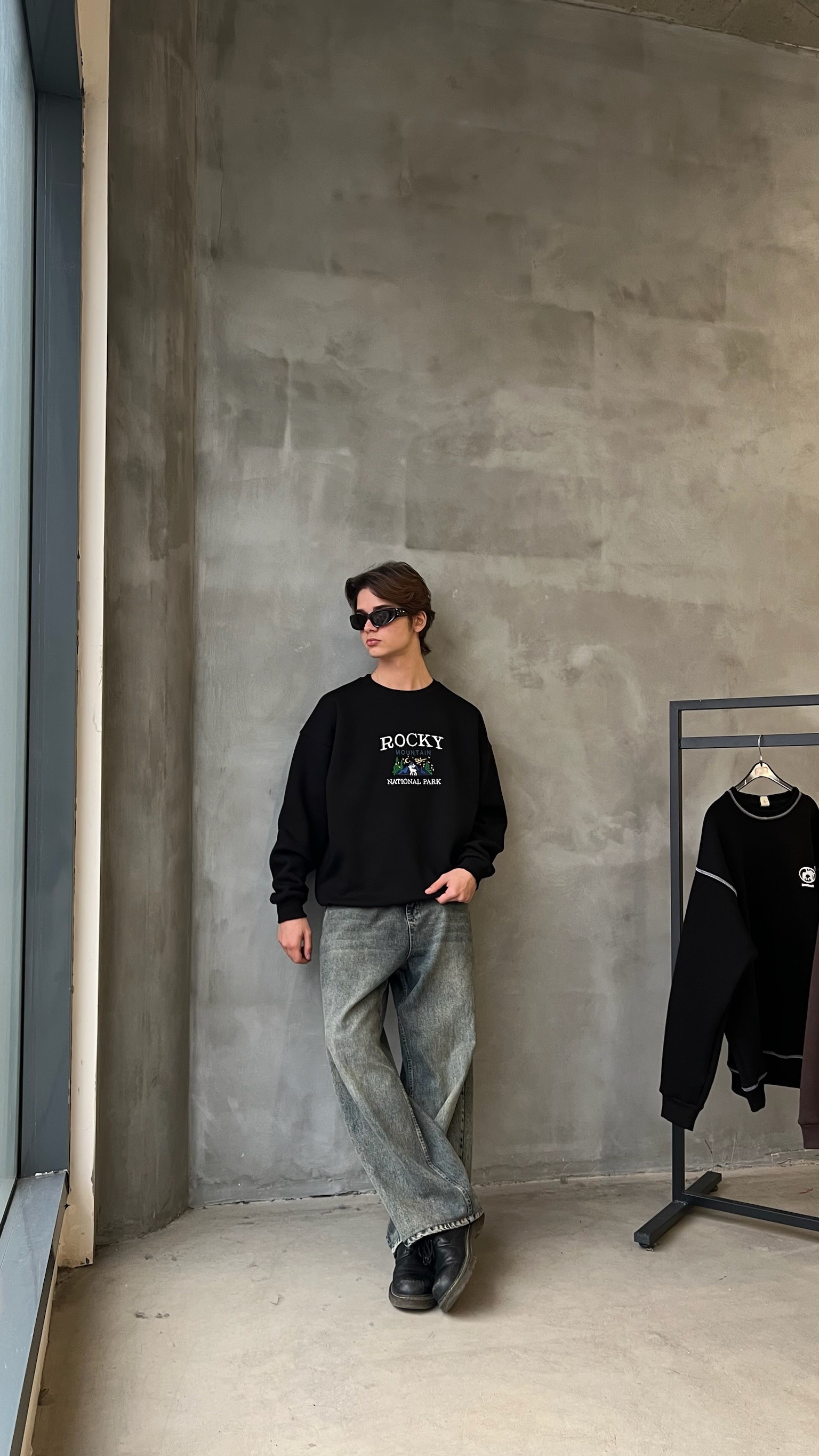 Siyah Rocky Nakış İşlemeli Oversize Sweatshirt 