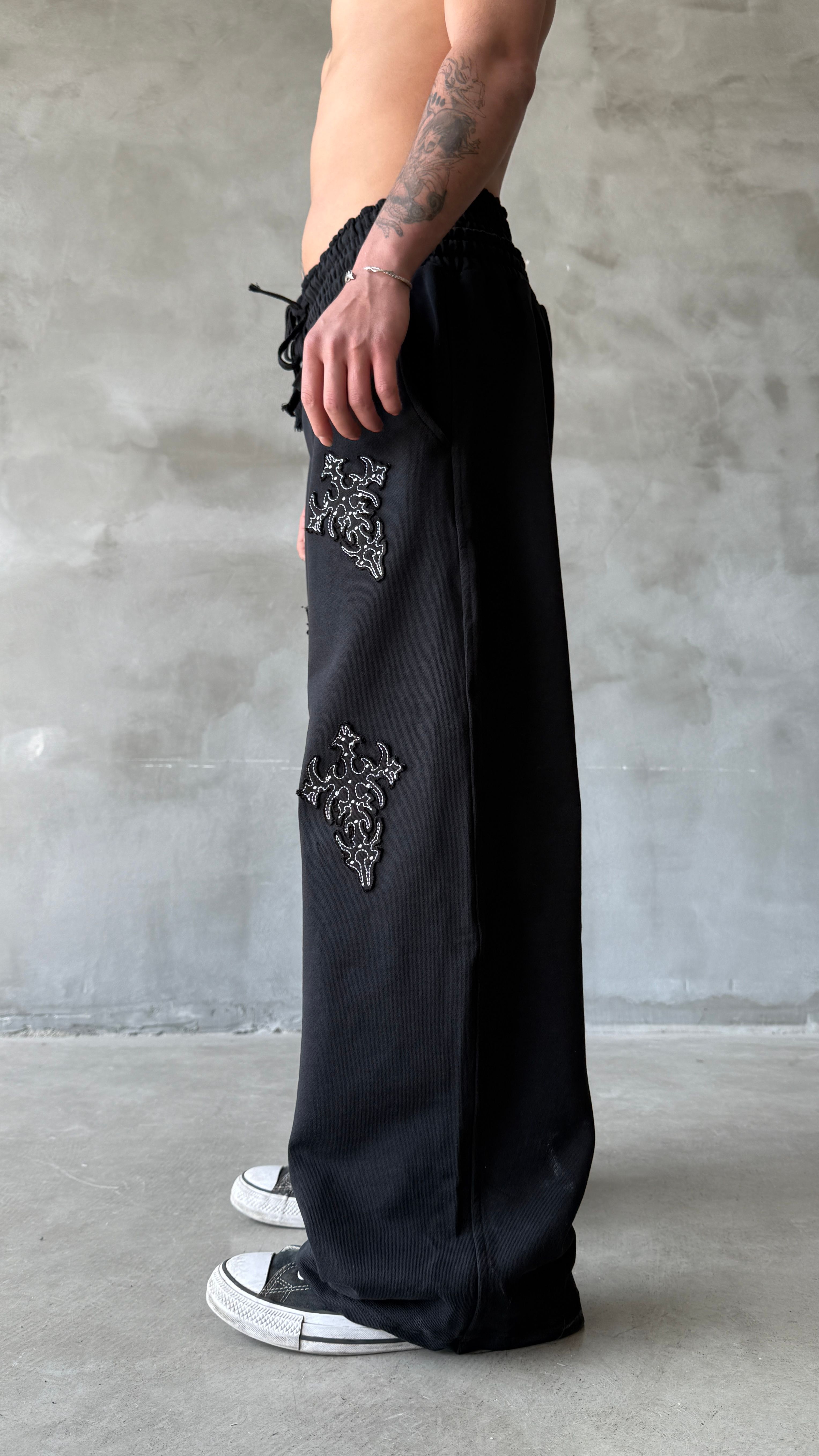 Siyah Yıkamalı Crosses Patch Detay Double Waist Premium Baggy Sweatpant