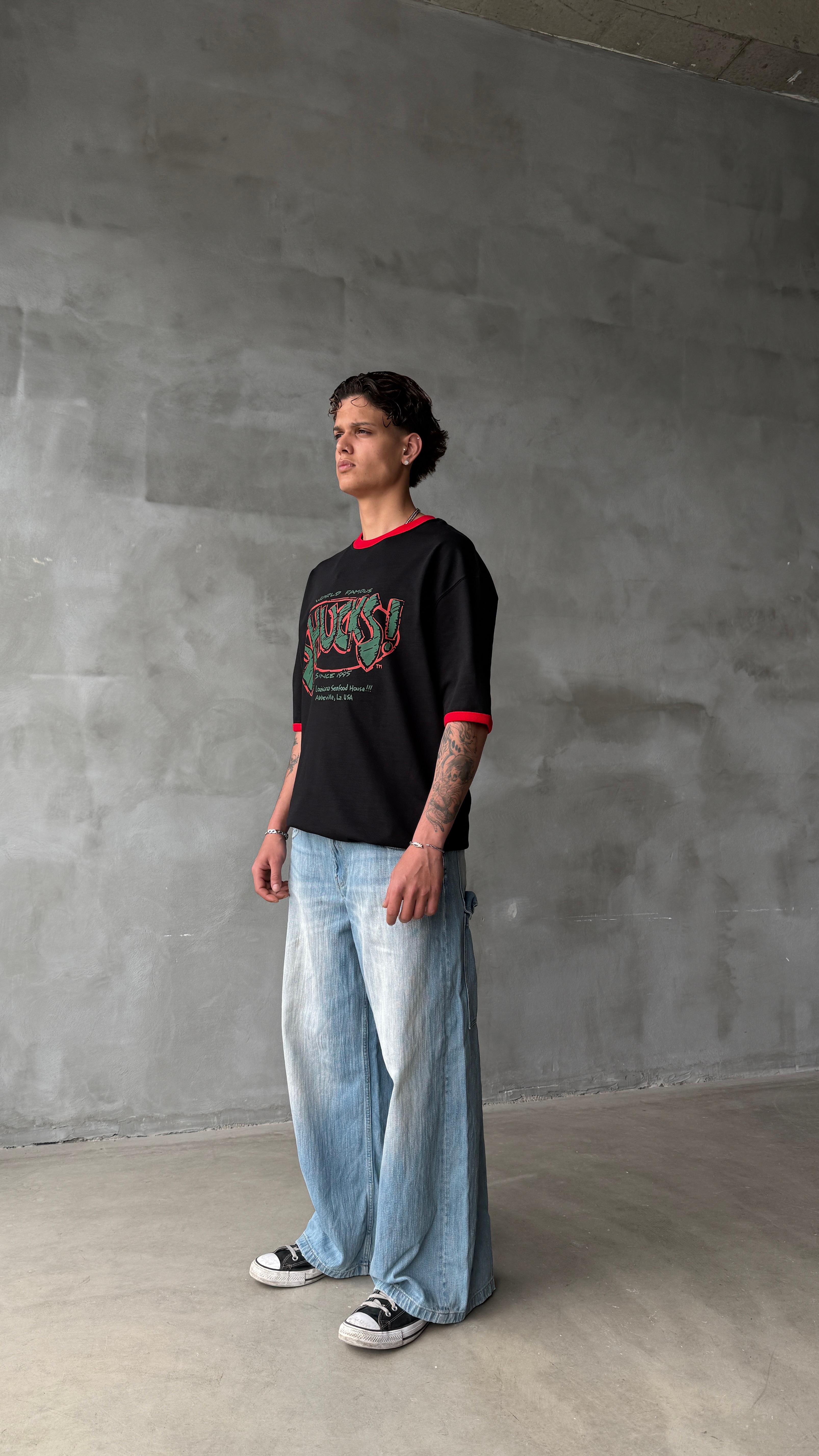 Shucks Siyah Oversize Tişört 