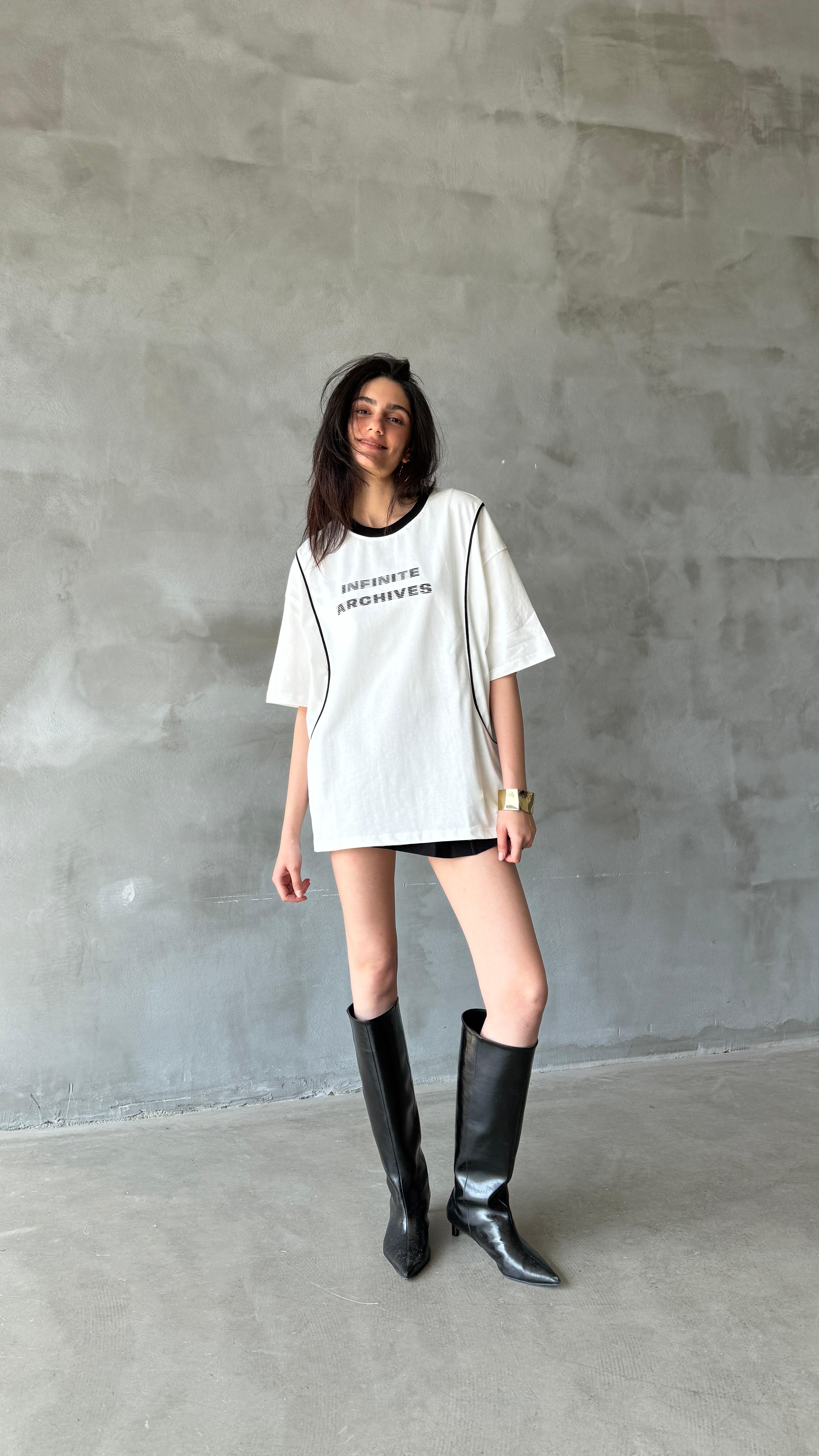 İnfinite Archives Beyaz Oversize Tişört 