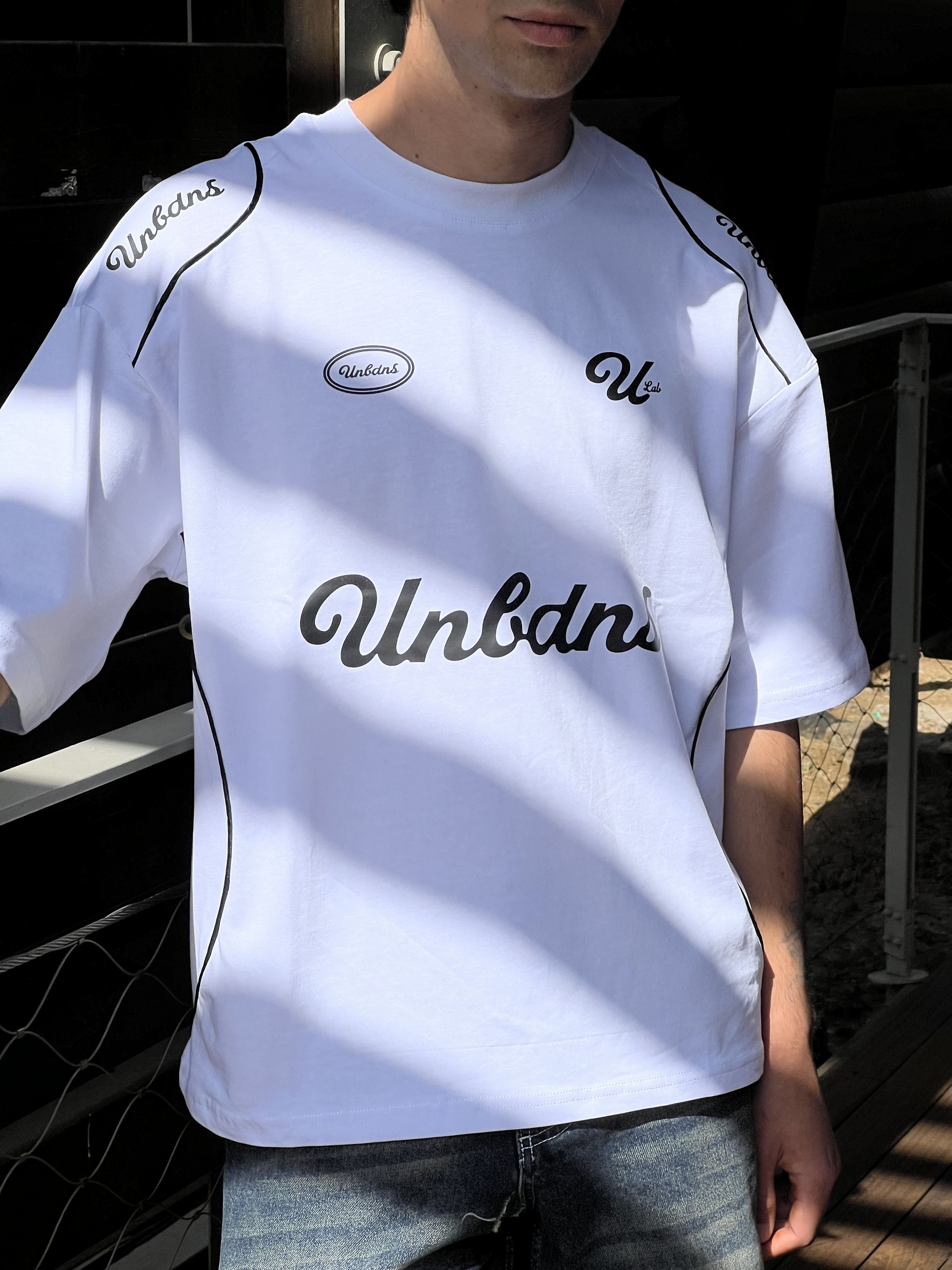 Unldns Beyaz Şerit Detay Oversize Tişört 