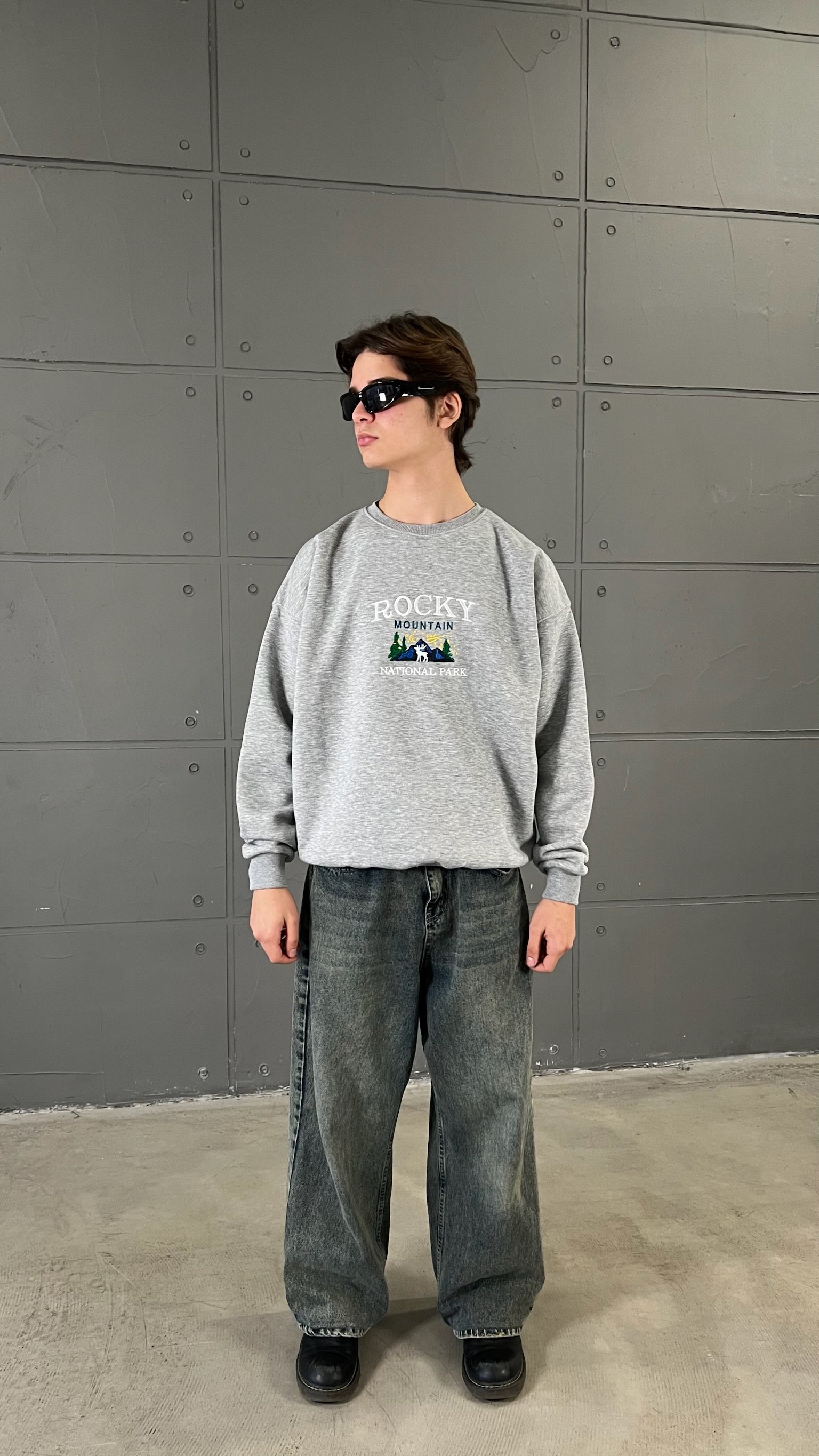 Gri Rocky Nakış İşlemeli Oversize Sweatshirt 