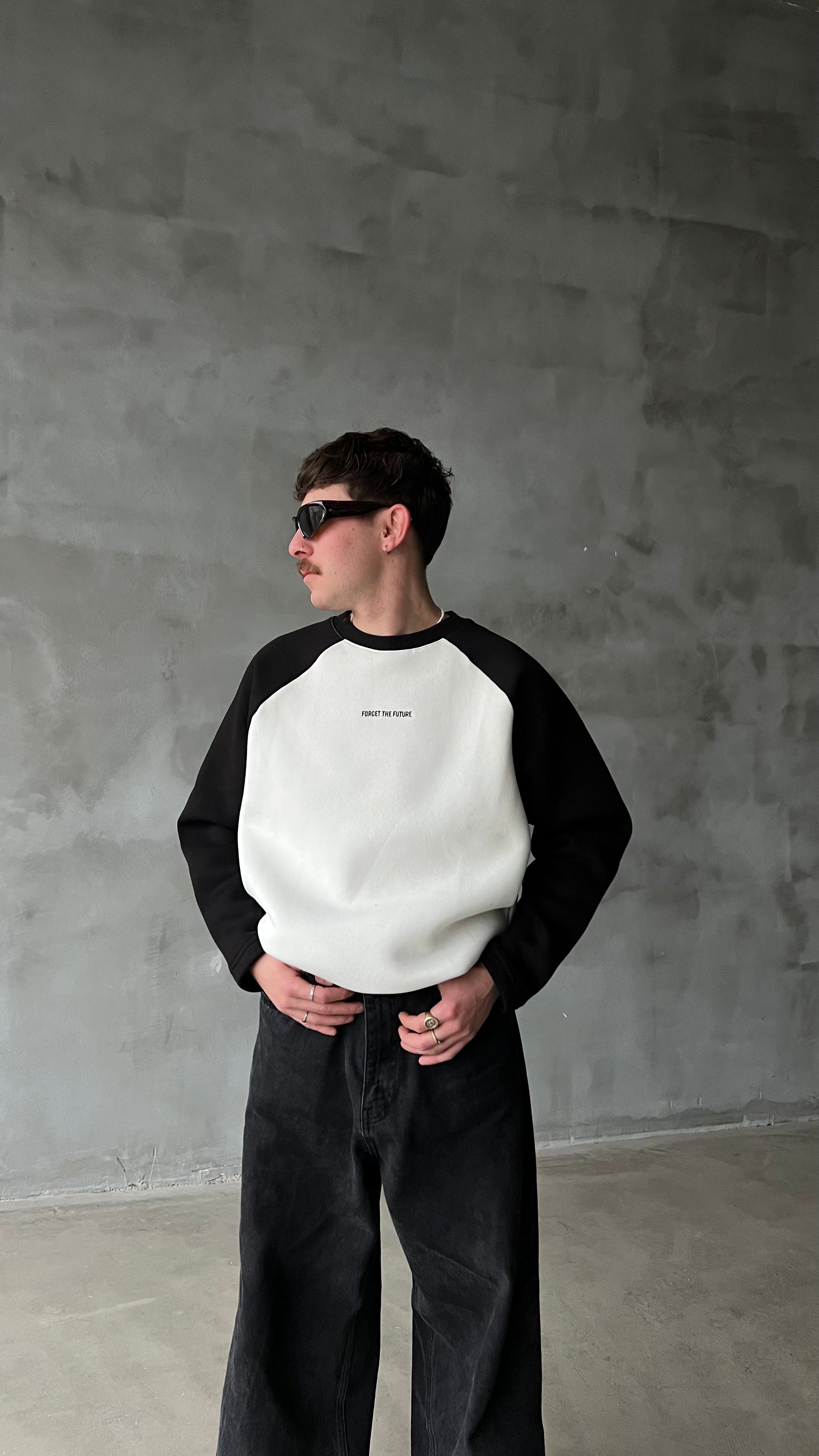 Siyah Reglan Kol Oversize Sweatshirt 