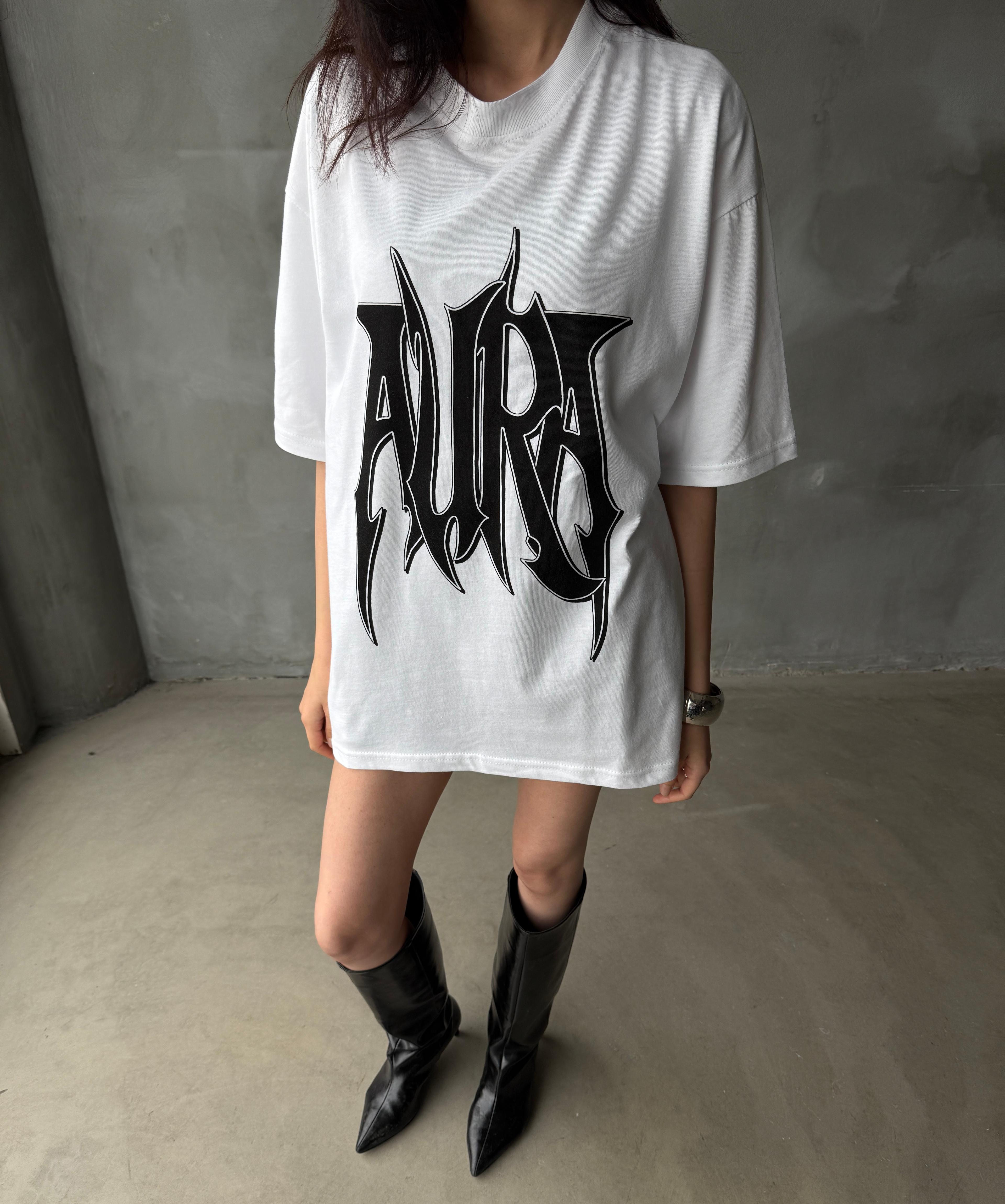 Aura Beyaz Oversize Tişört 