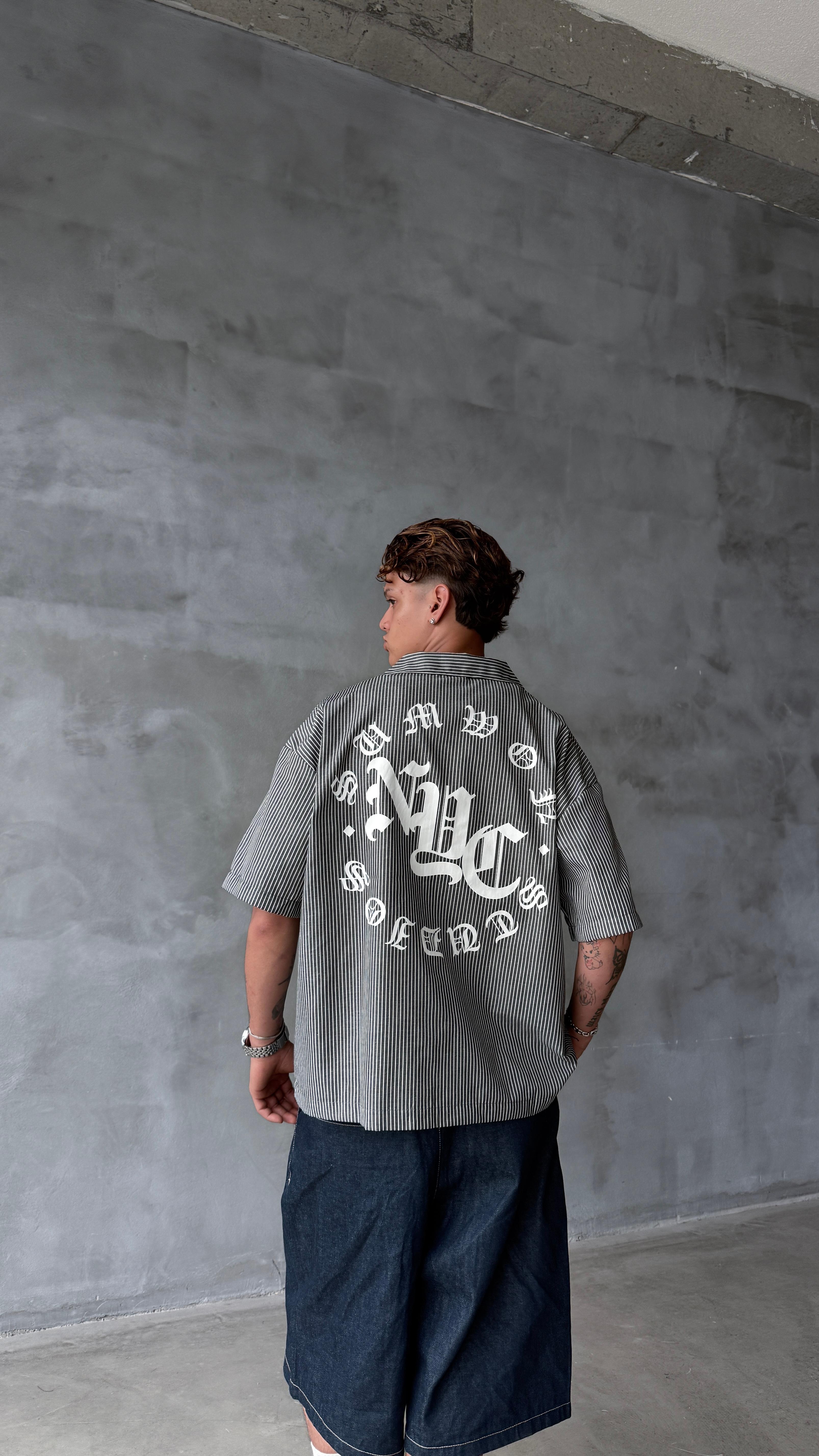 Siyah NYC Çizgili Oversize Gömlek