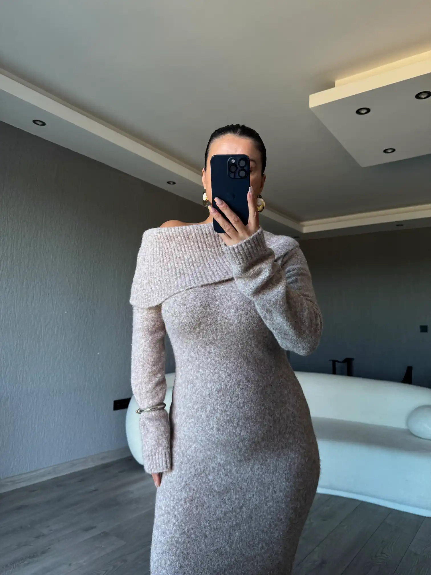 BARDOT YAKA YUMUŞAK DOKULU ELBİSE