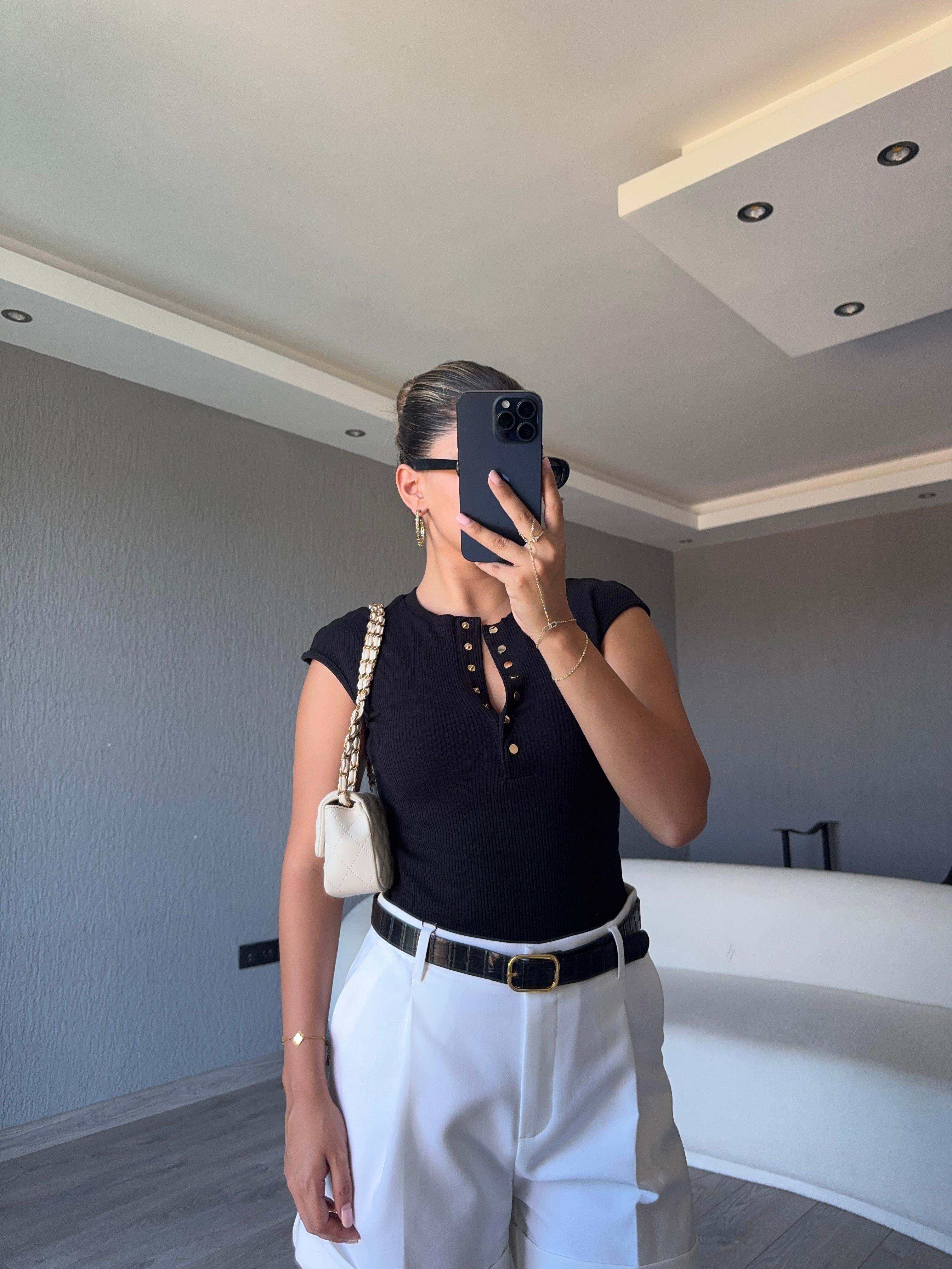 DÜĞMELİ KISA KOLLU BODY - Siyah