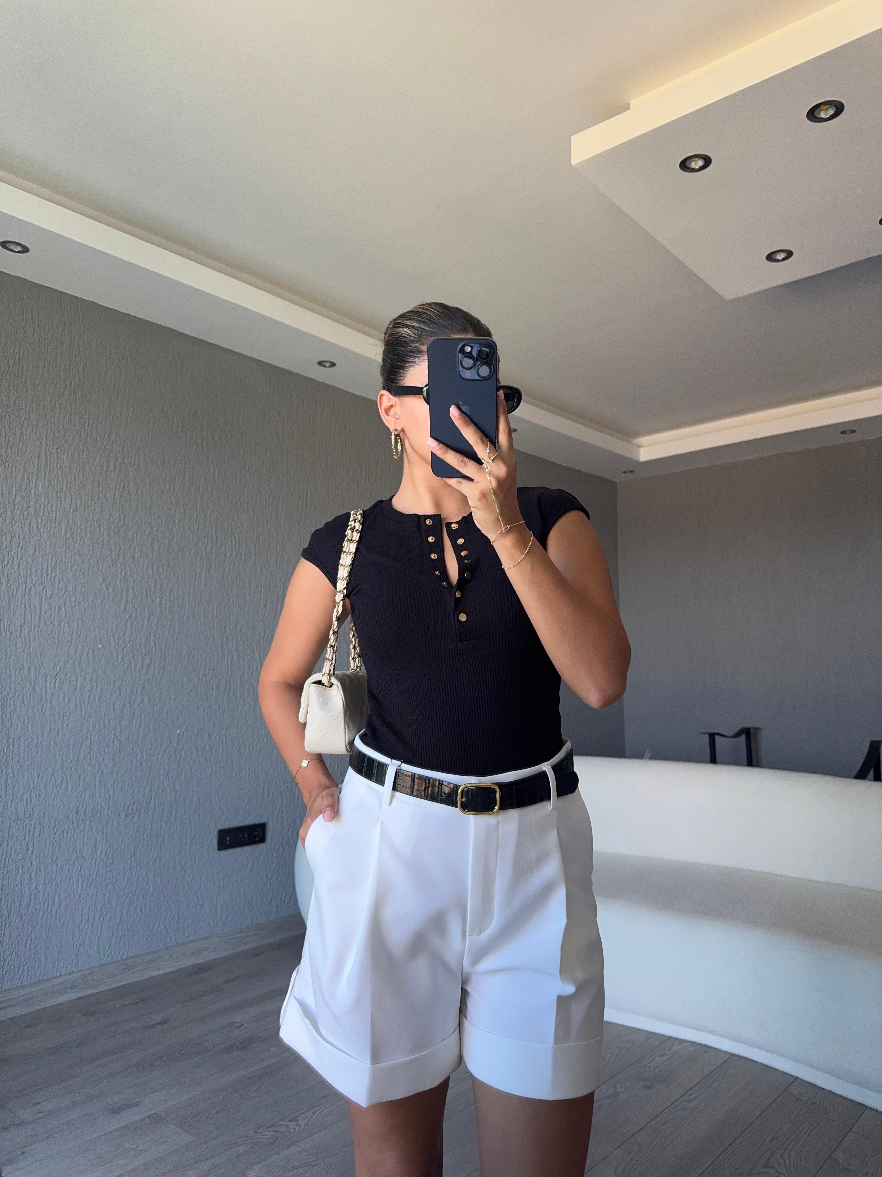 BEYAZ KEMERLİ YÜKSEL BEL ŞORT