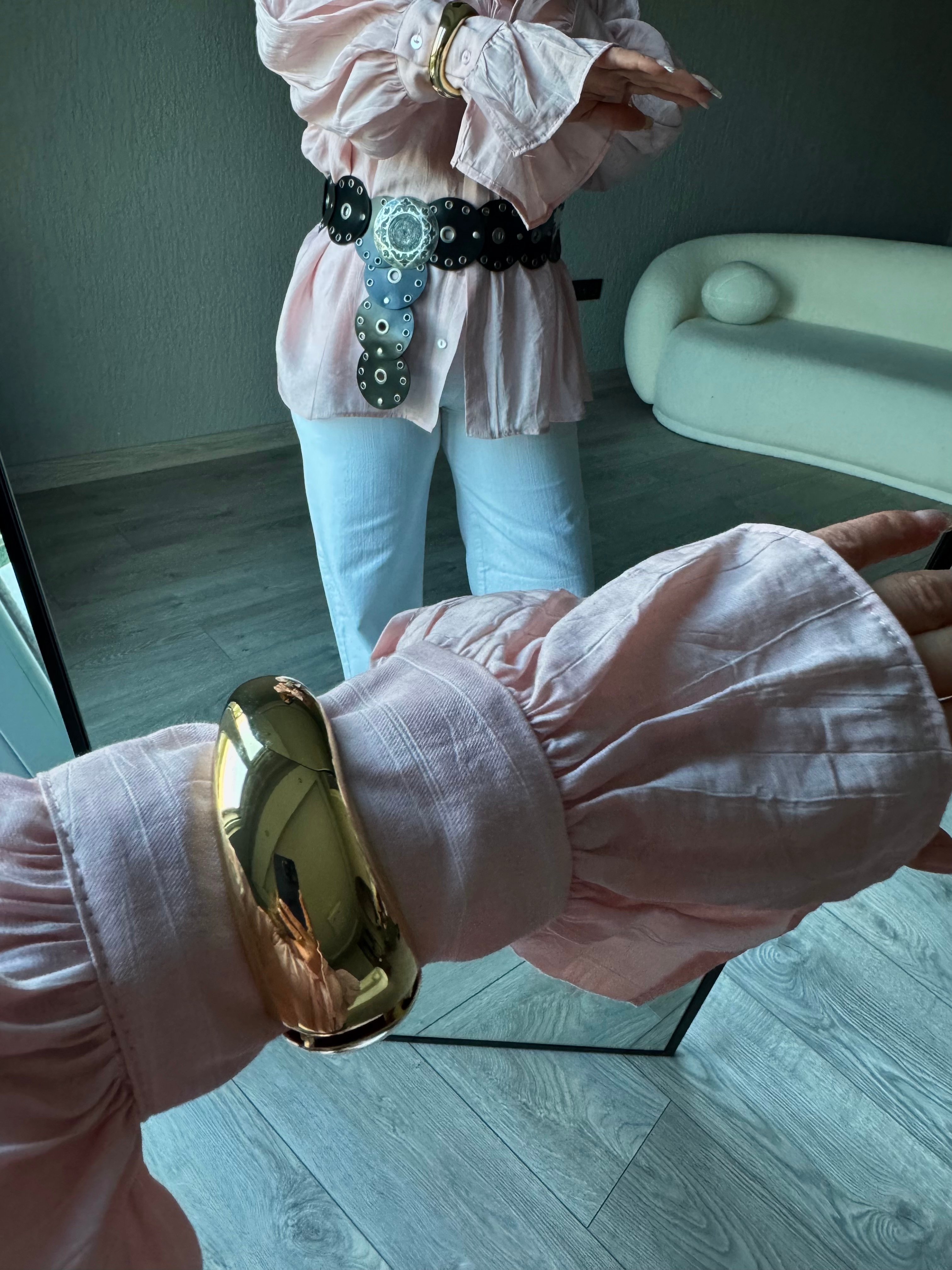 PEMBE BÜZGÜ VE KOL DETAYLI GÖMLEK 