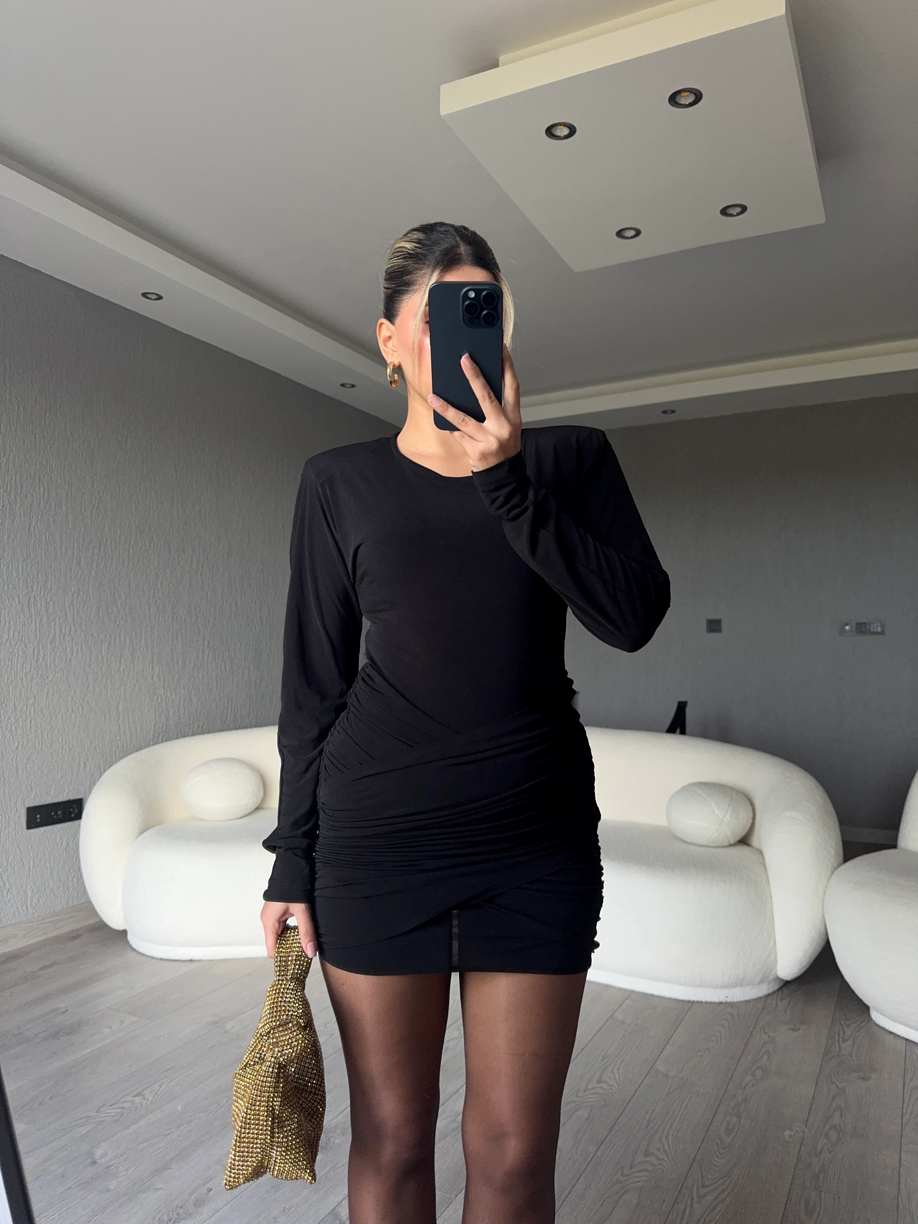 VATKALI ETEĞİ DRAPELİ SİYAH MİNİ ELBİSE