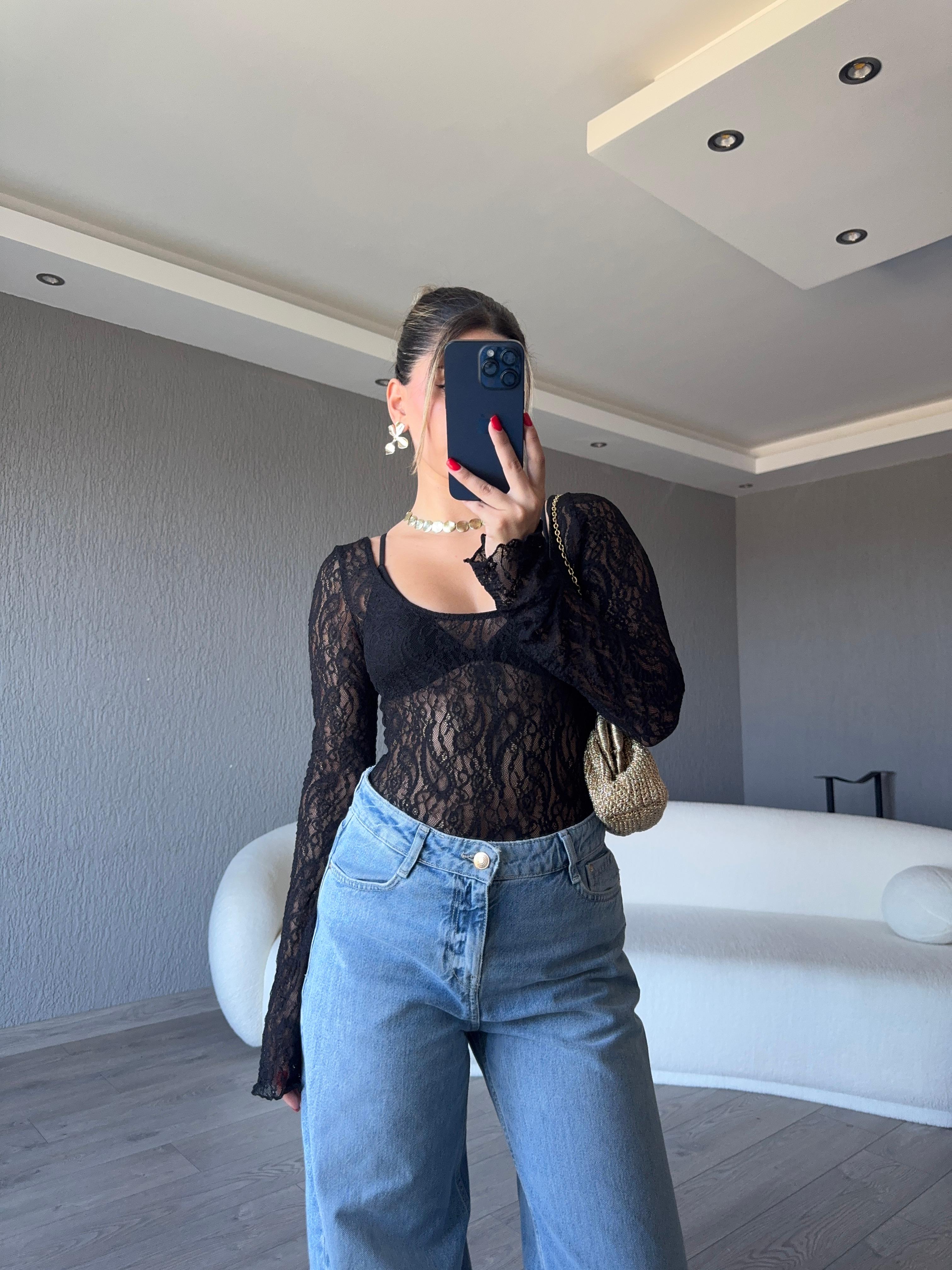 SIRT DEKOLTELİ DANTEL ÇITÇITLI BODY