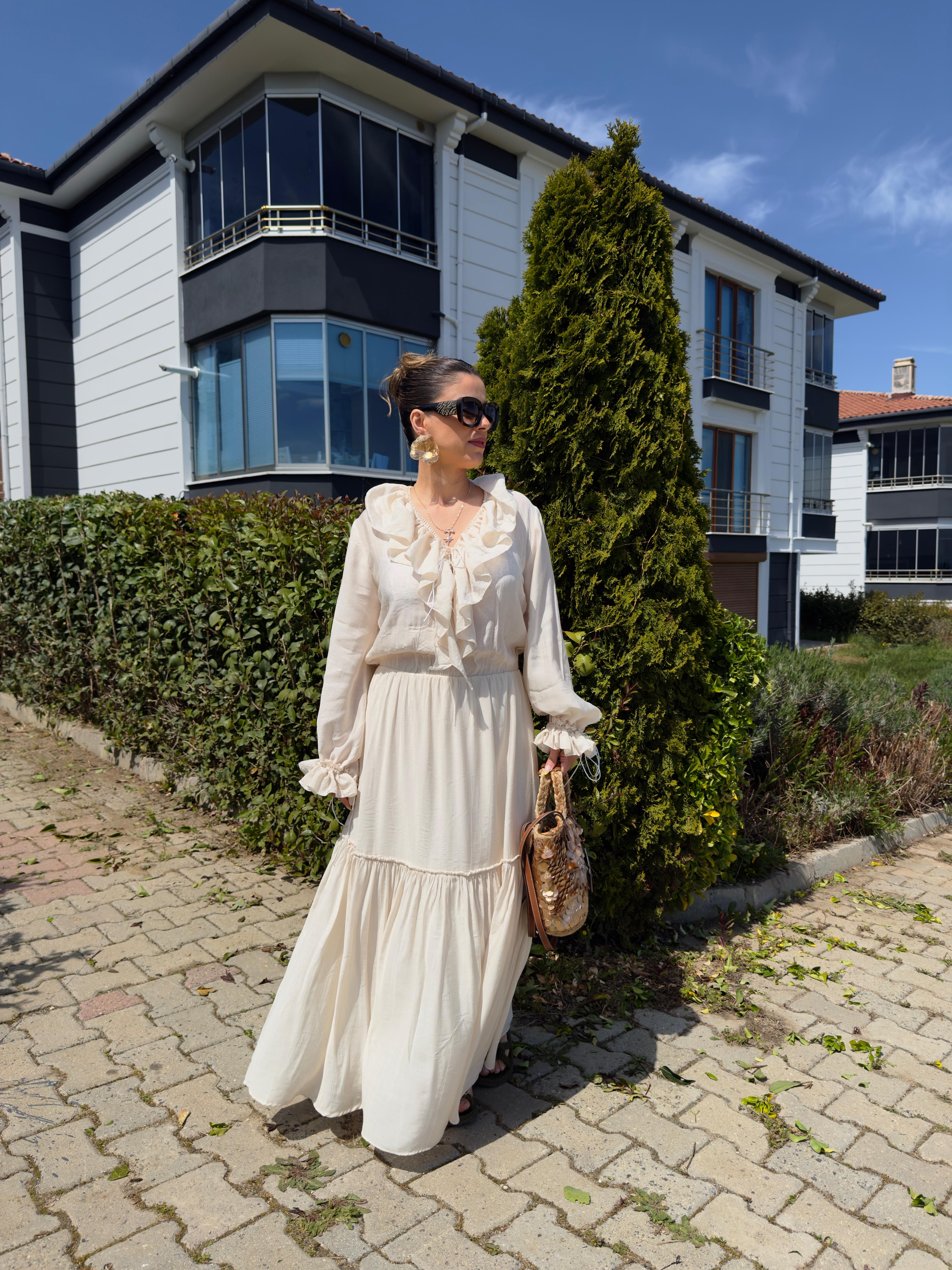KREM FIRFIR DETAYLI MAXİ ELBİSE 