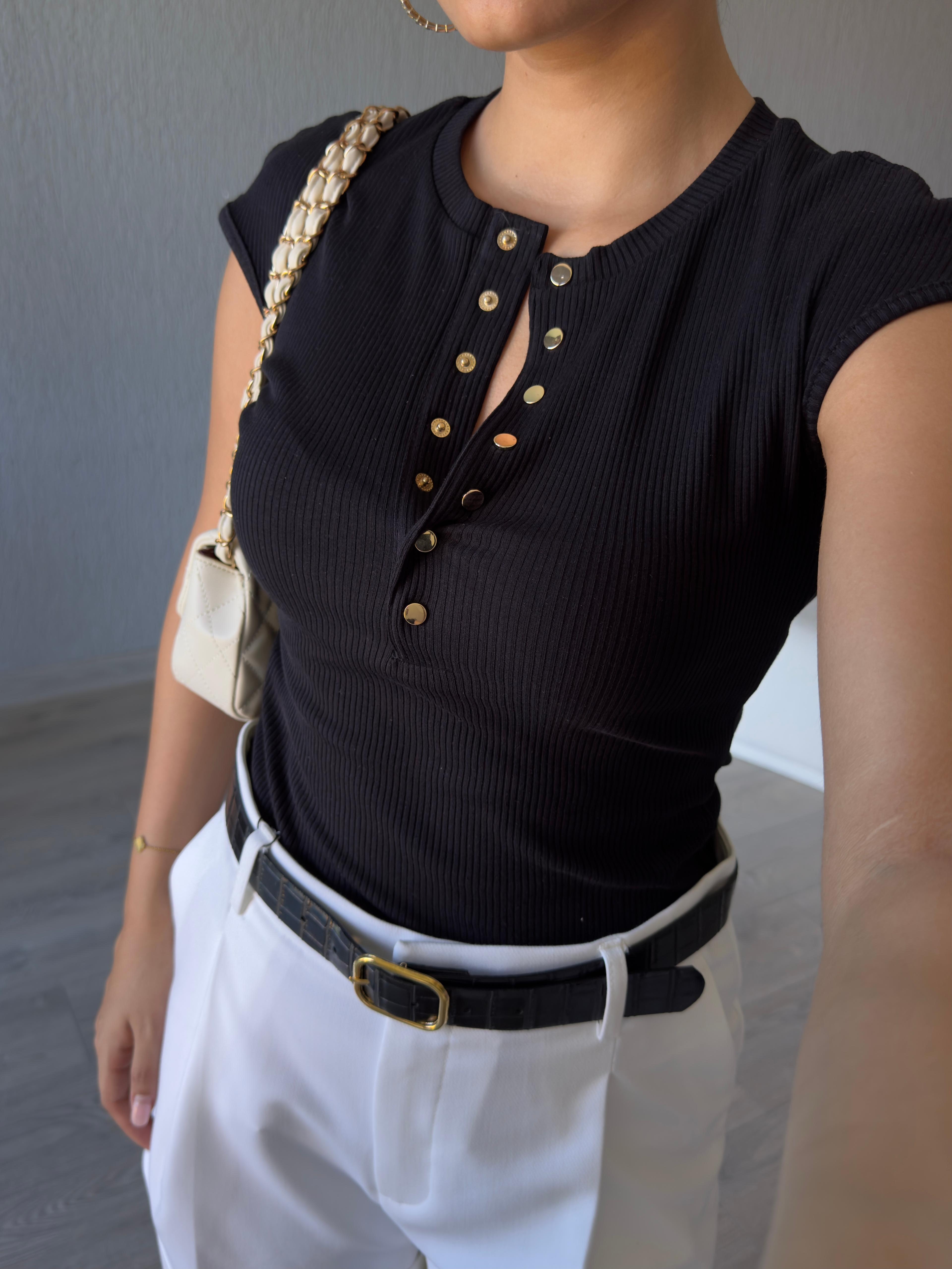 DÜĞMELİ KISA KOLLU BODY