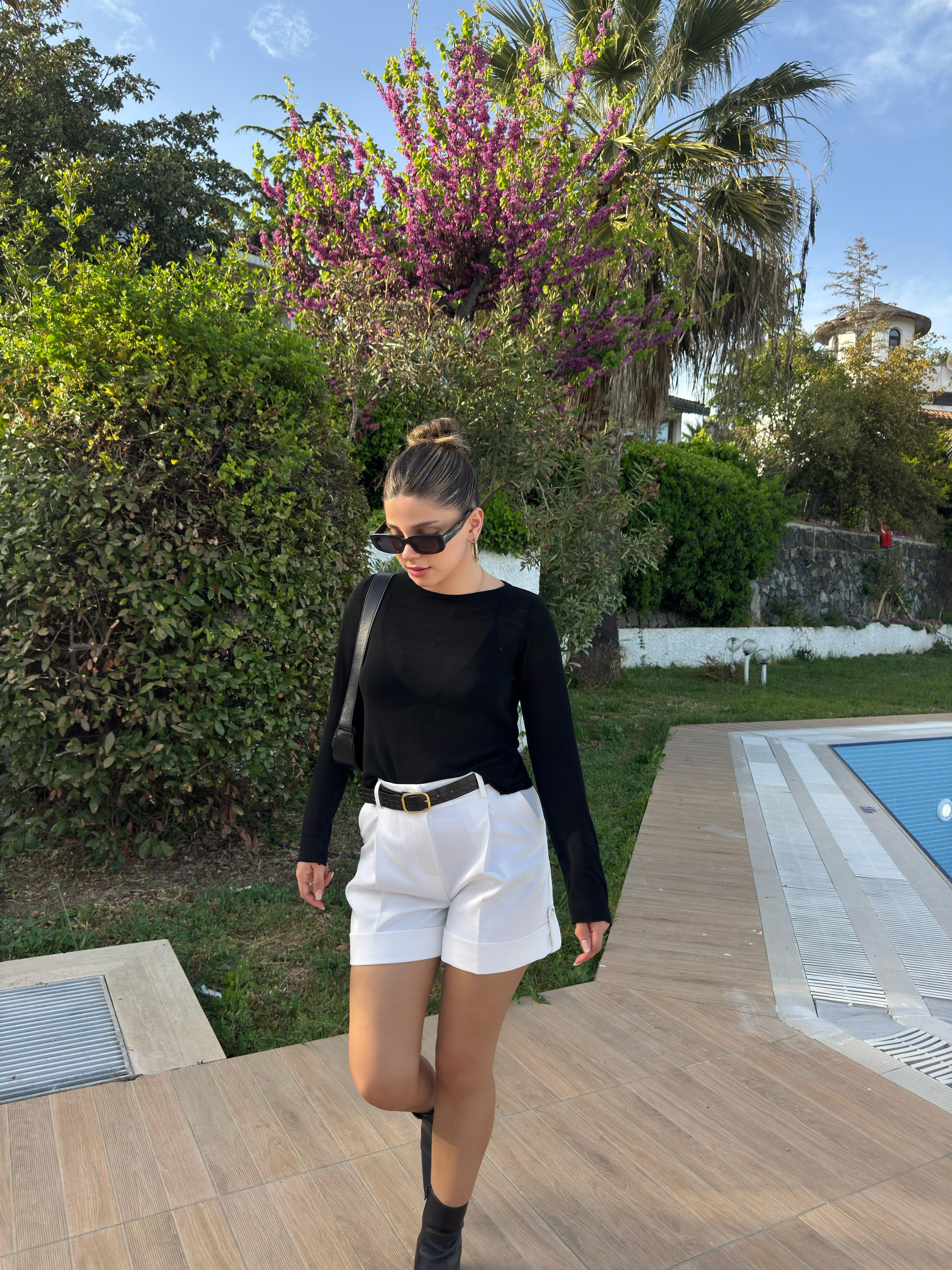 BEYAZ KEMERLİ YÜKSEL BEL ŞORT