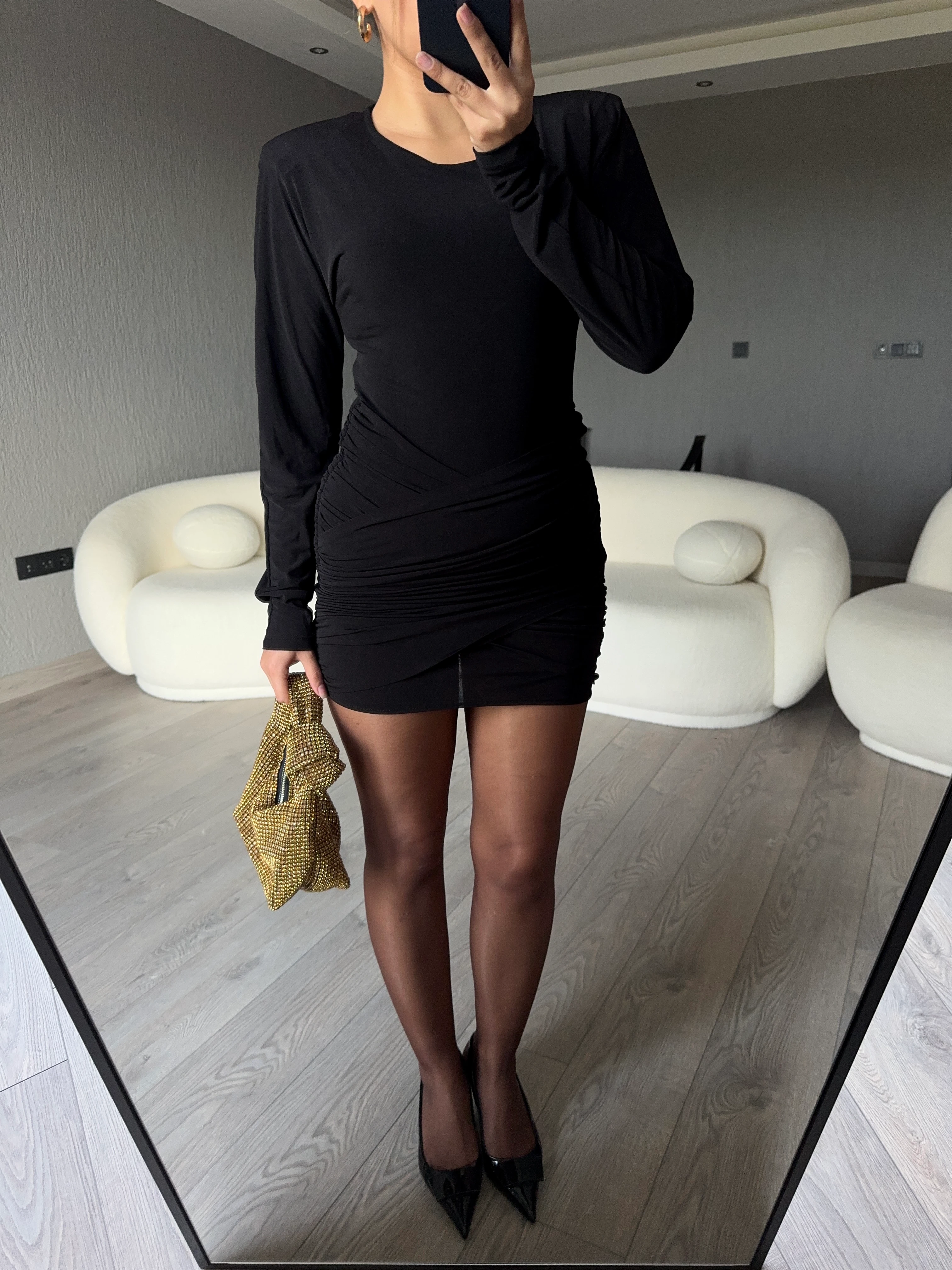 VATKALI ETEĞİ DRAPELİ SİYAH MİNİ ELBİSE