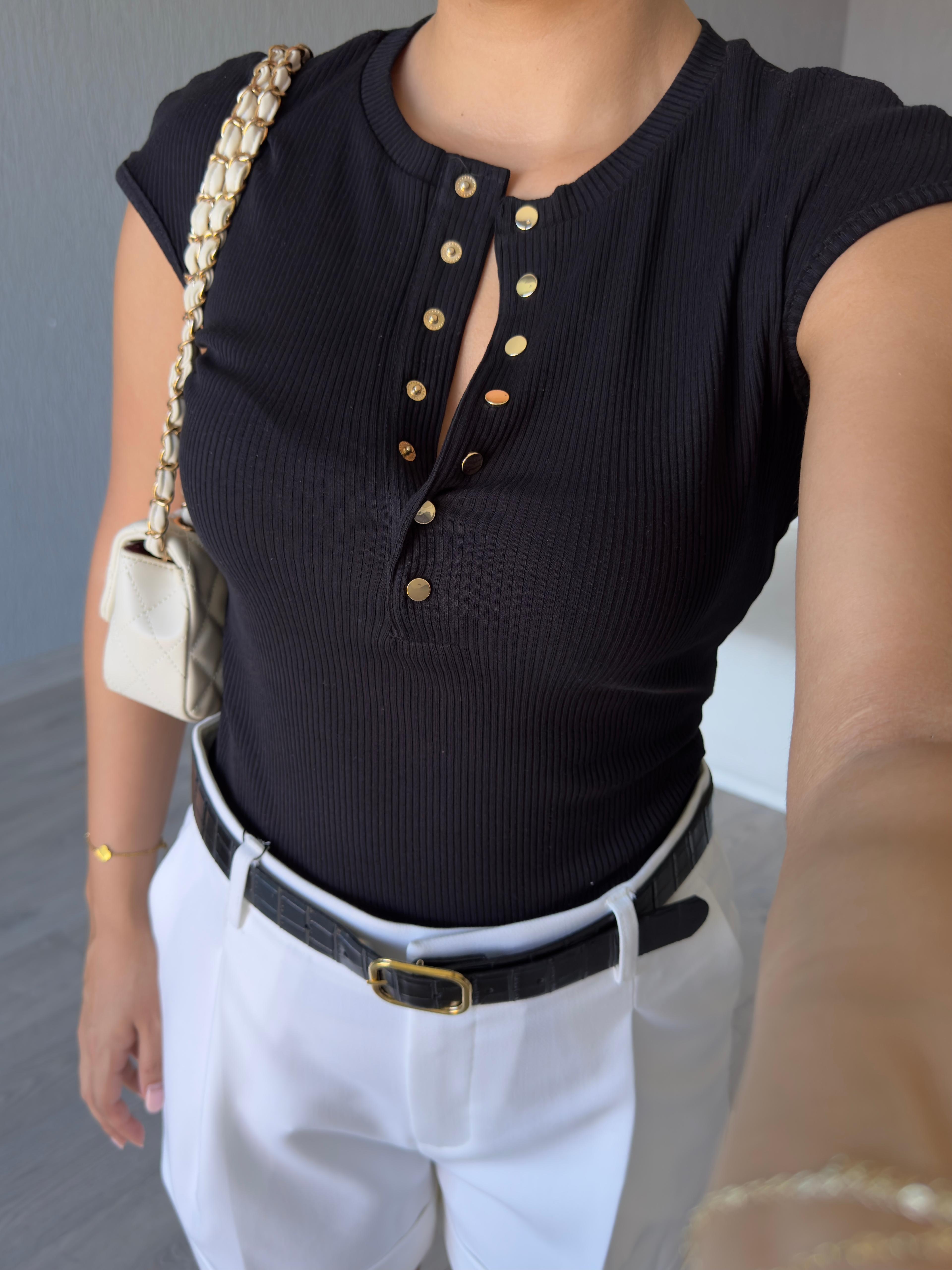 DÜĞMELİ KISA KOLLU BODY