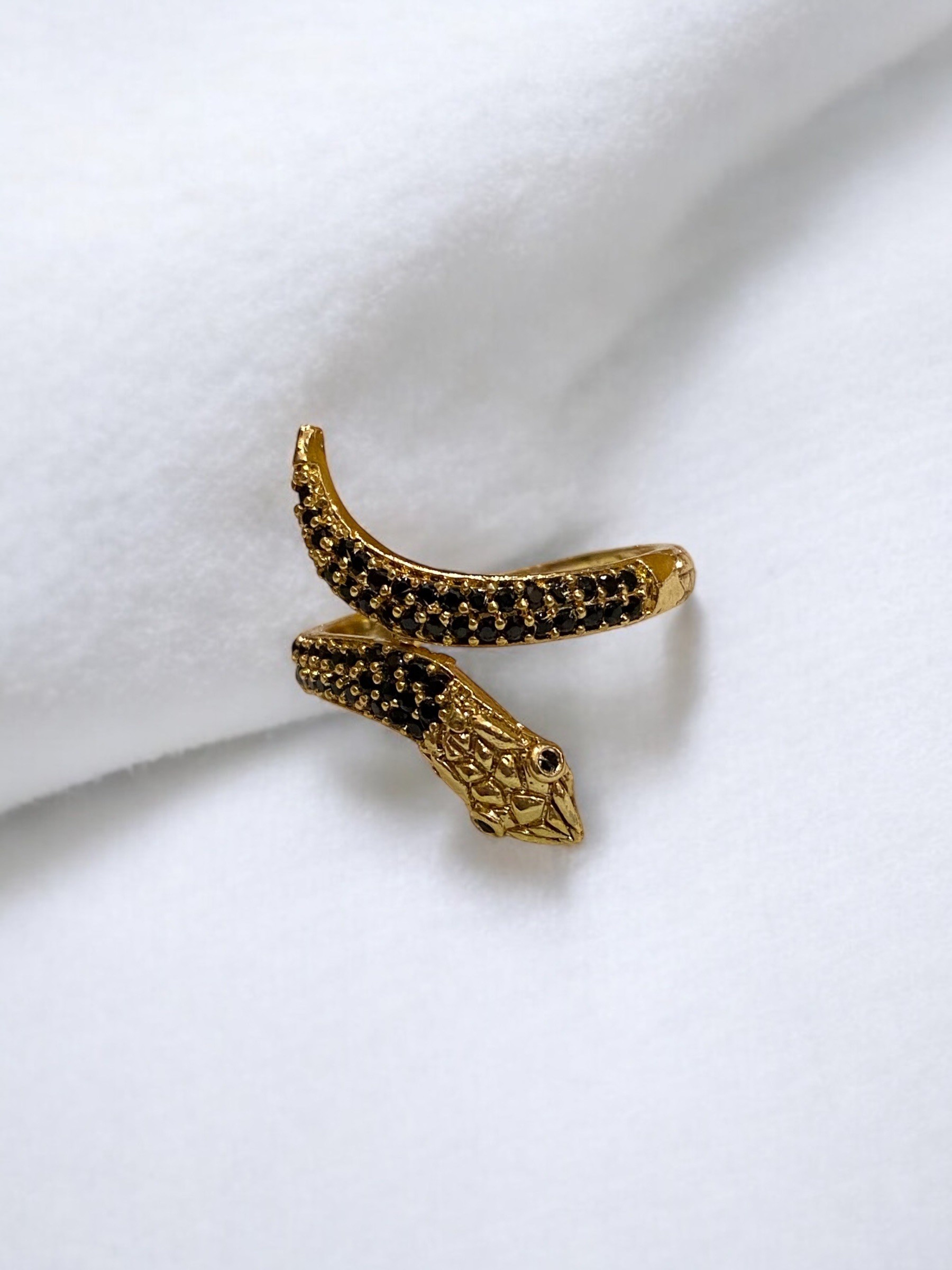 Siyah Serpent Yüzük