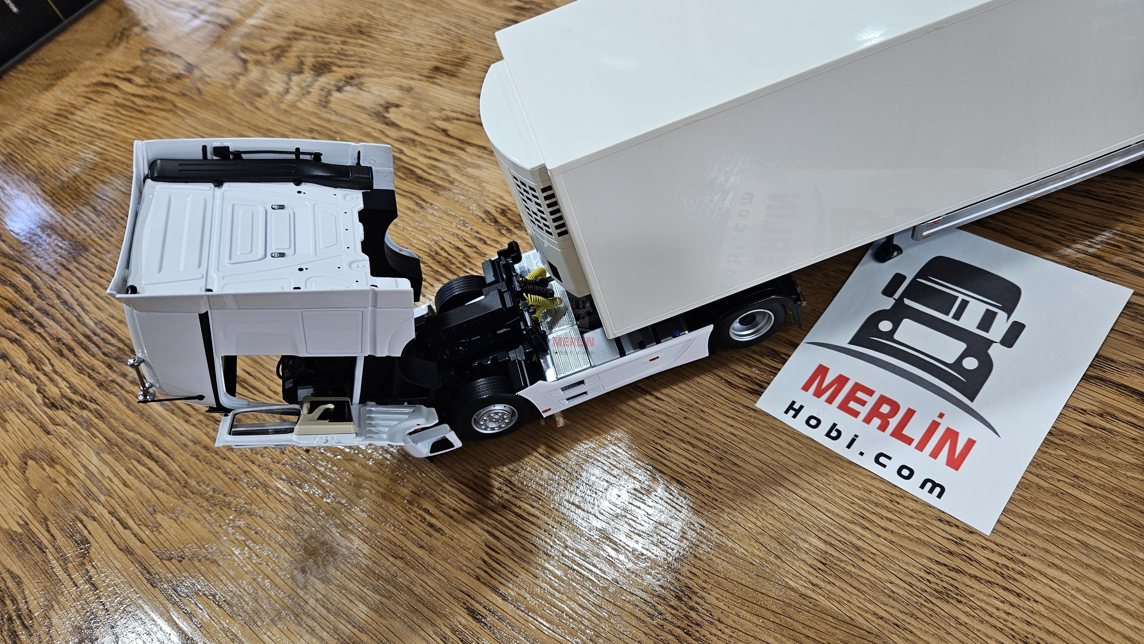 1/32 Marge Mercedes Actros Gigaspace 4x2 + Frigo Soğutuculu Dorse Beyaz Renk