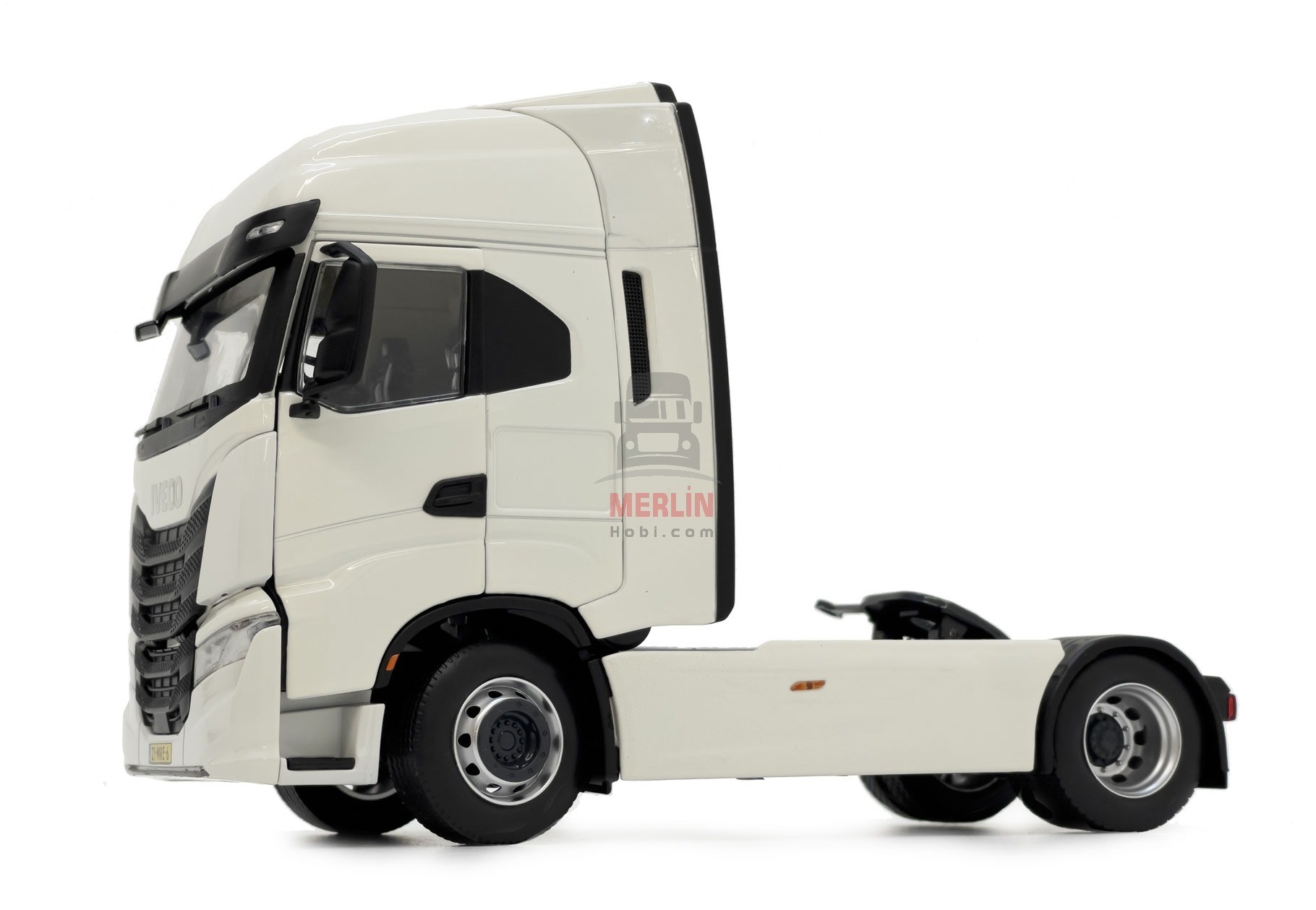 1/32 Marge İveco S-way 4x2 Beyaz Renk Sway