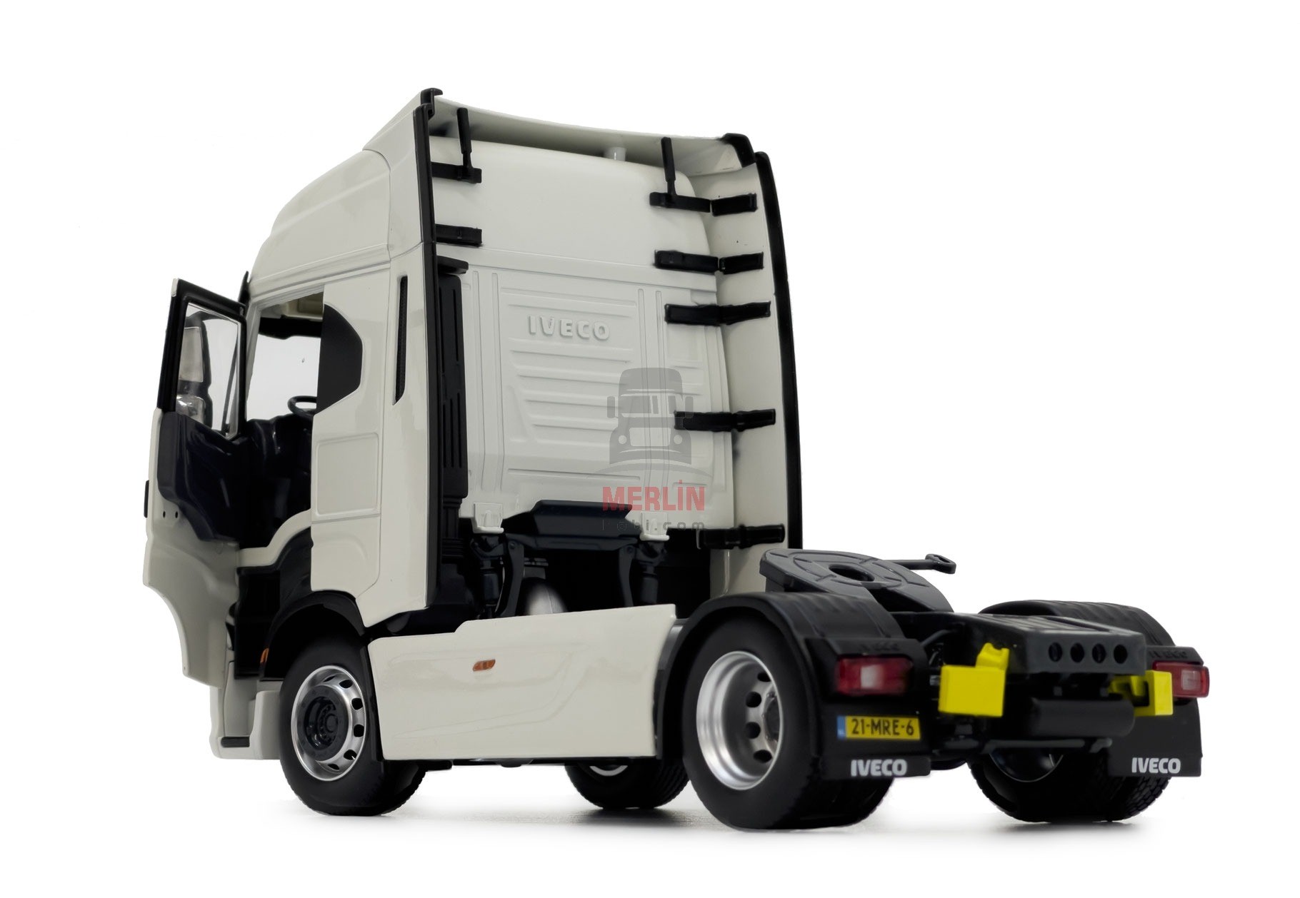 1/32 Marge İveco S-way 4x2 Beyaz Renk Sway