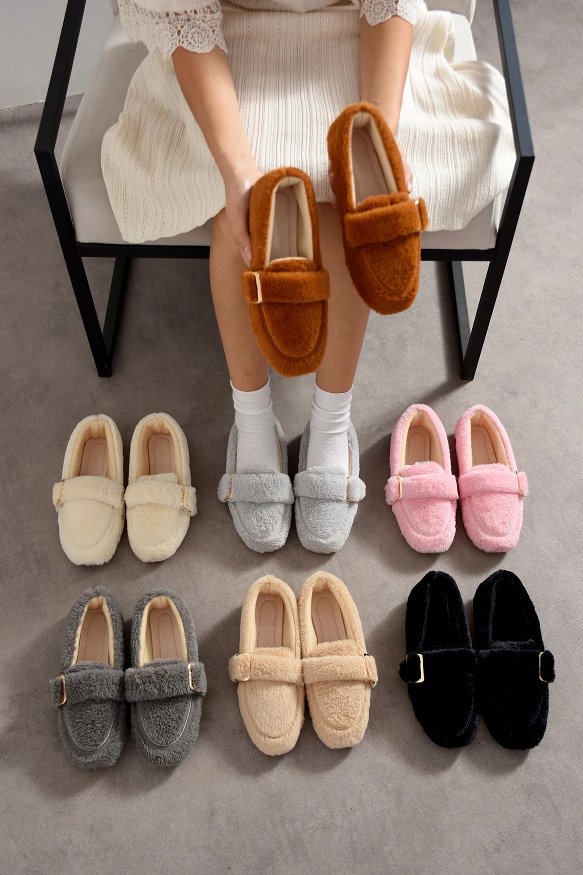 Kadın Tokalı Peluş Ev Terliği Yumuşak Rahat ve Kaymaz Tabanlı Kışlık Ev Ayakkabısı