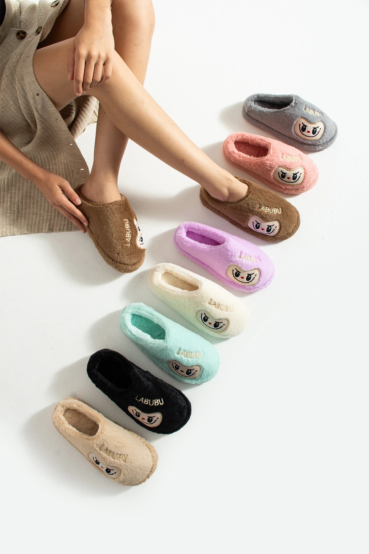 Labubu Kadın Peluş Ev Terliği Hafif Taban Misafir Bohça Çeyiz Ev Terliği