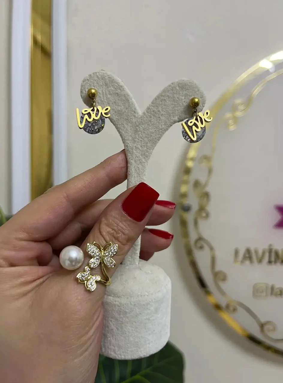 Love taşlı çelik küpe-LAVİNYA