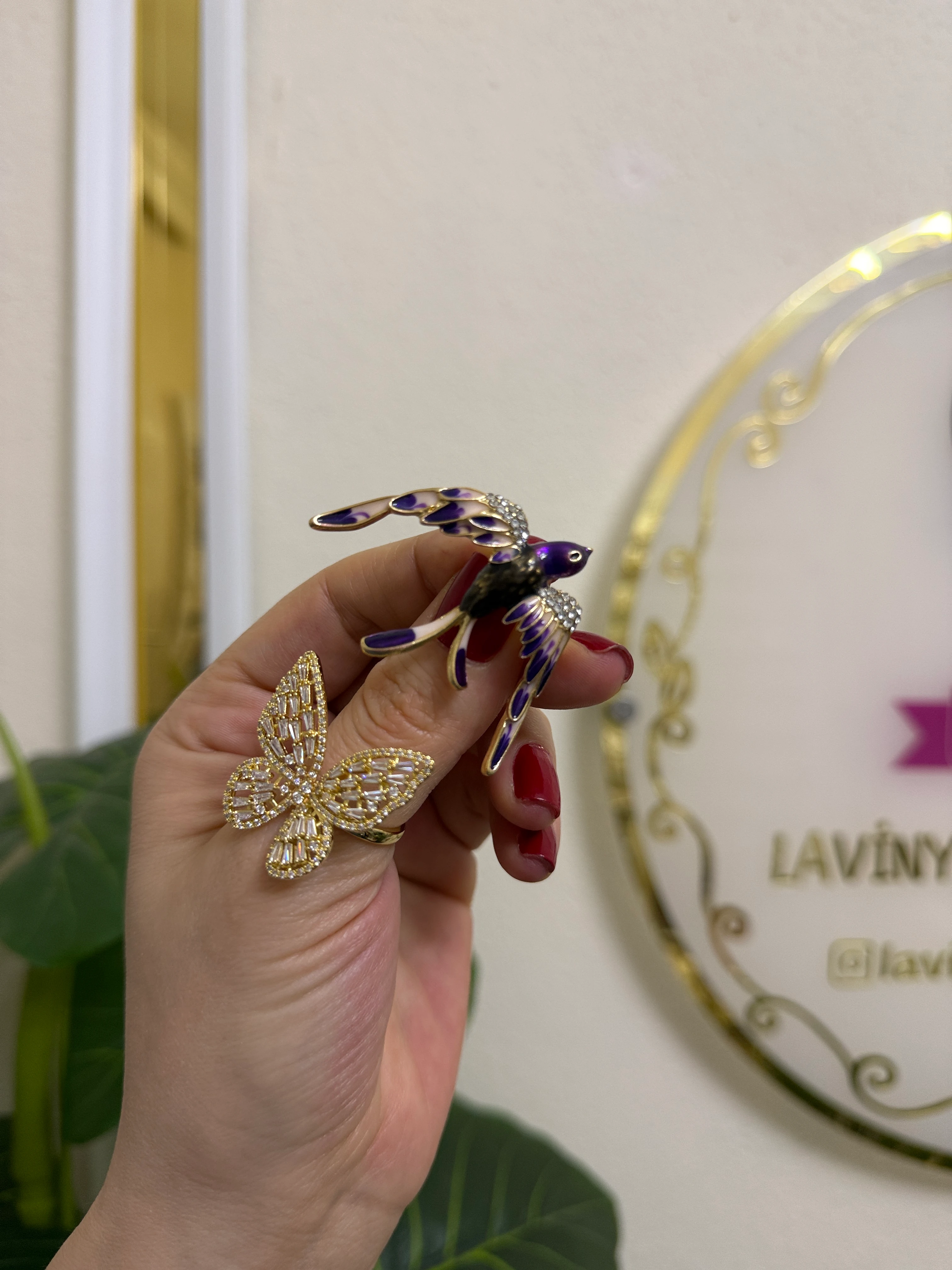 Premium broş-LAVİNYA