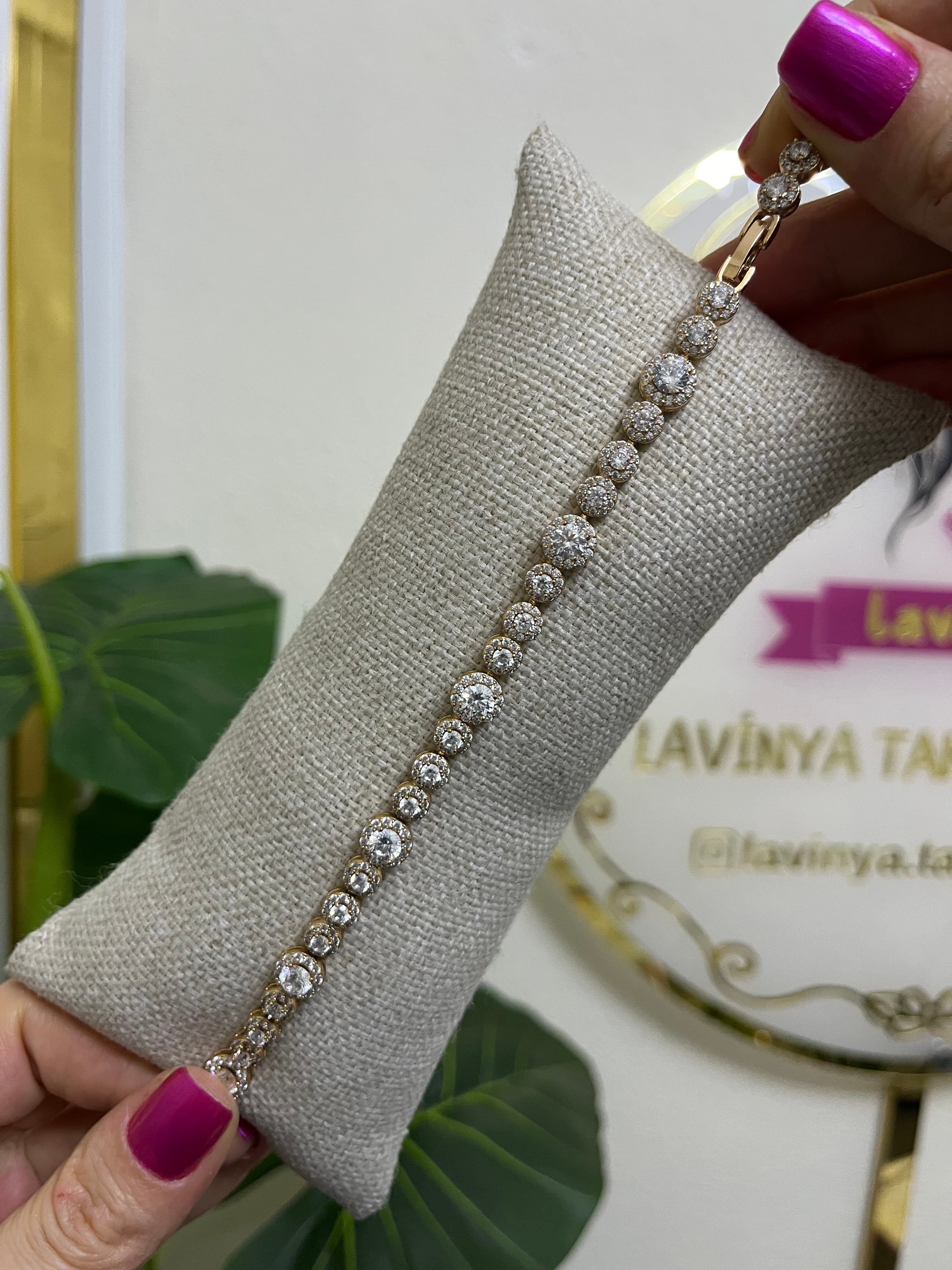 Taşlı xuping bileklik-LAVİNYA