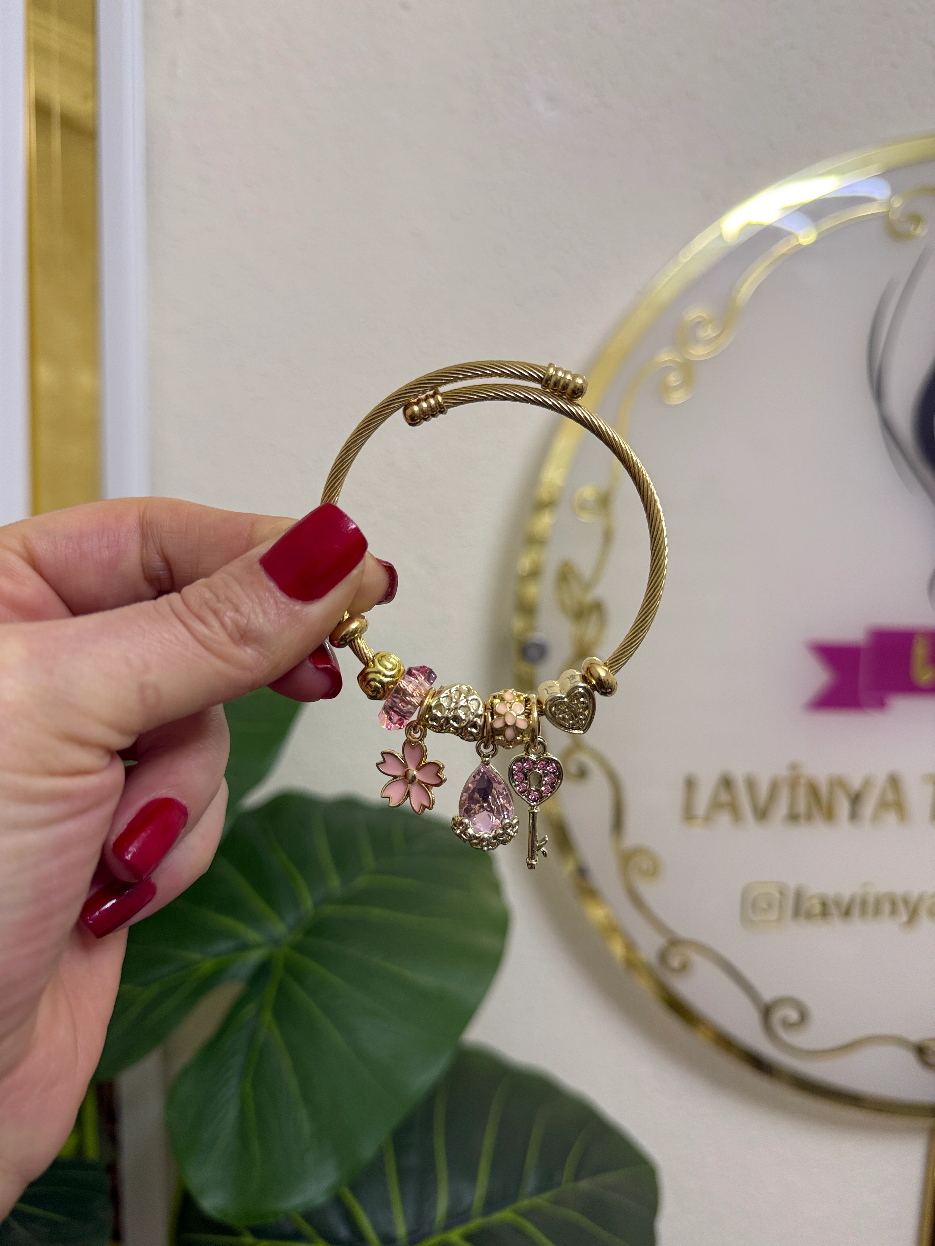 Charmlı bileklik-LAVİNYA