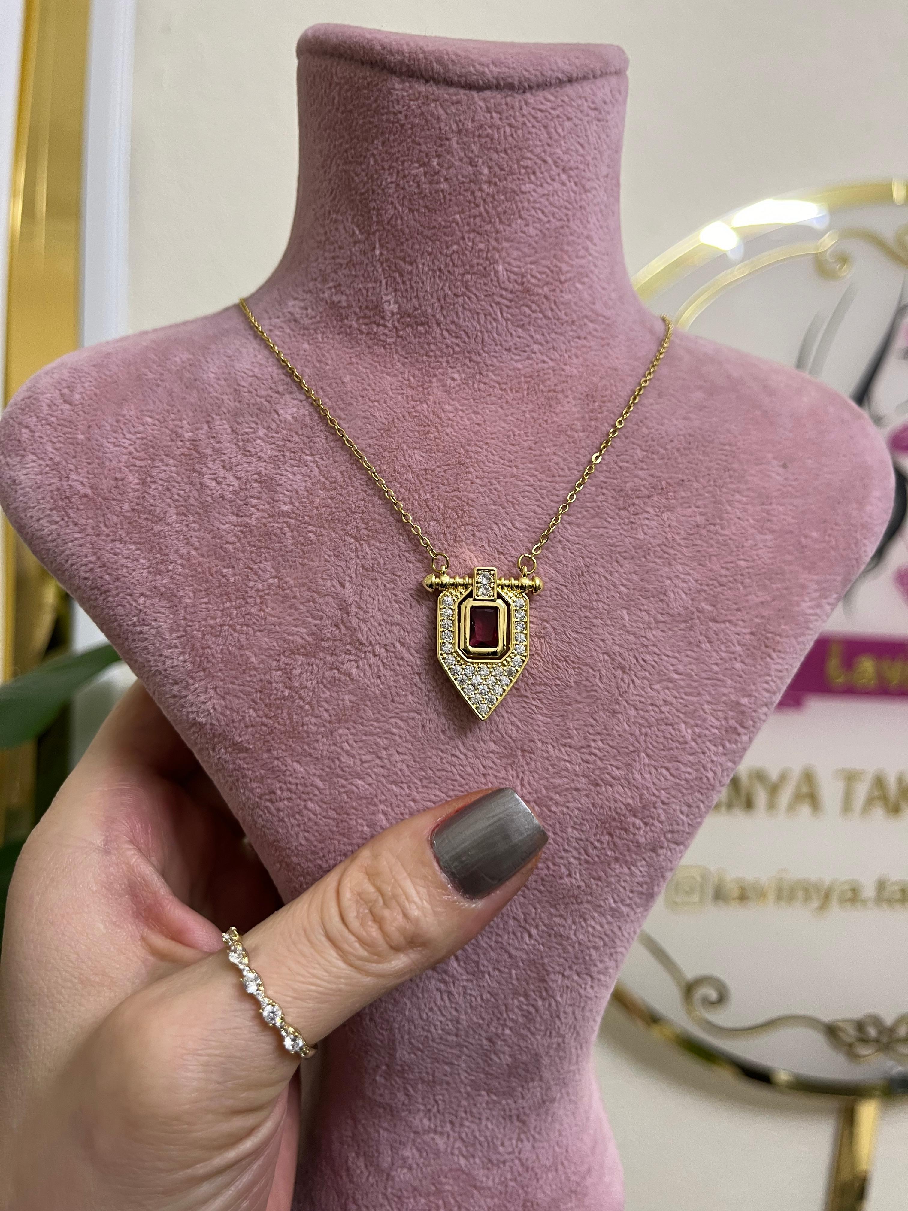 Taşlı çelik kolye-LAVİNYA
