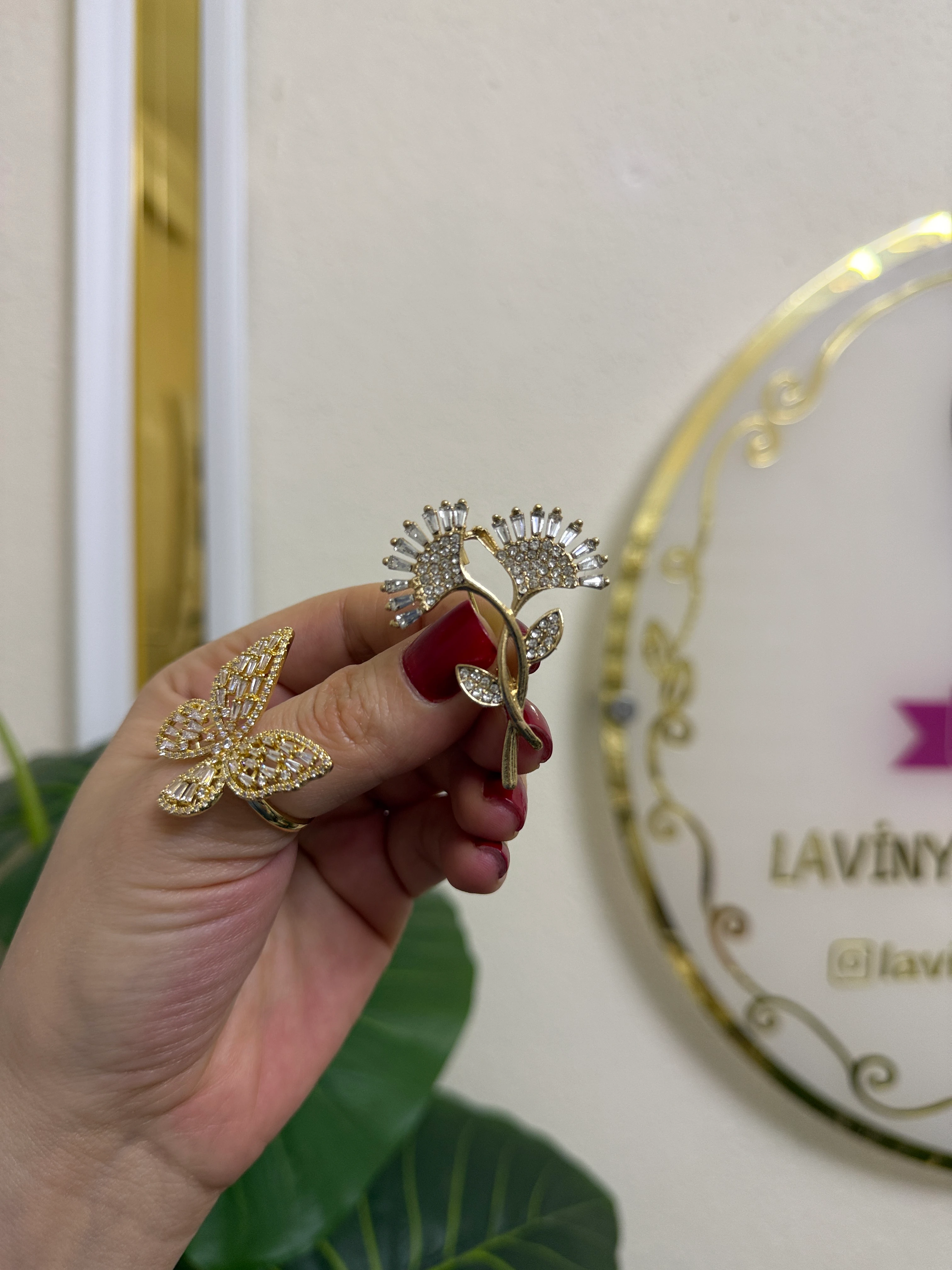 Premium broş-LAVİNYA