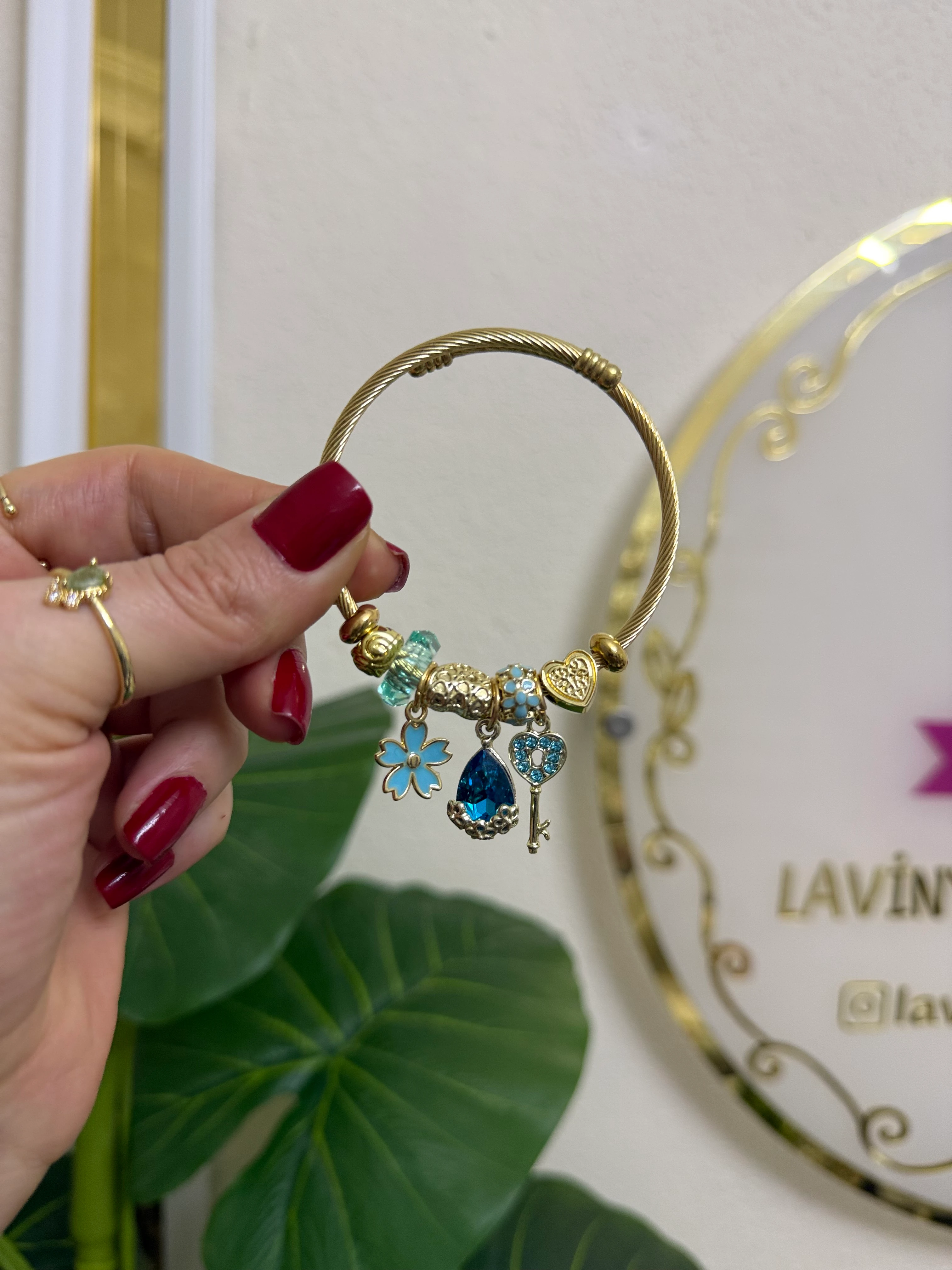 Charmlı bileklik-LAVİNYA