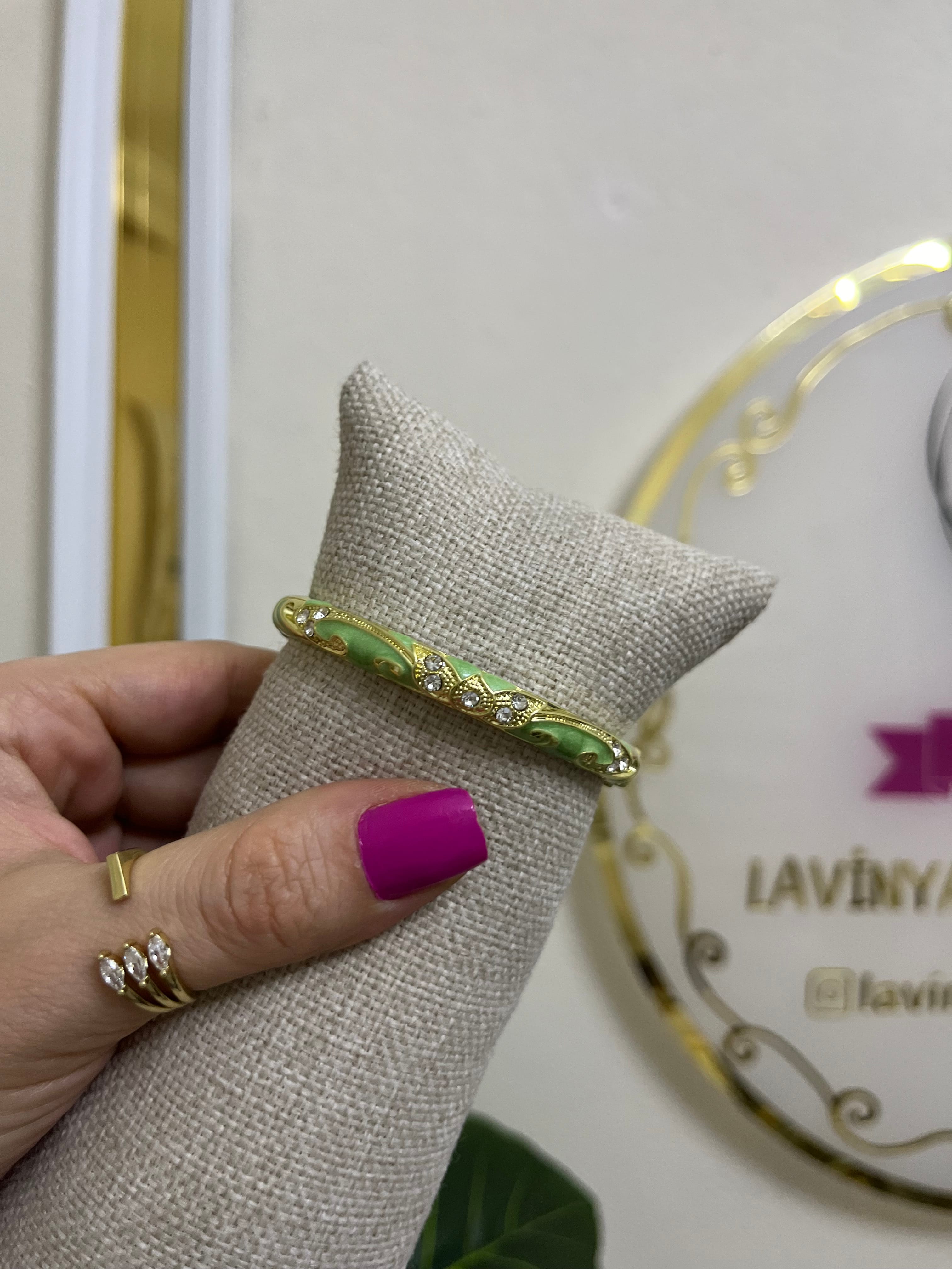 Mineli kelepçe-LAVİNYA