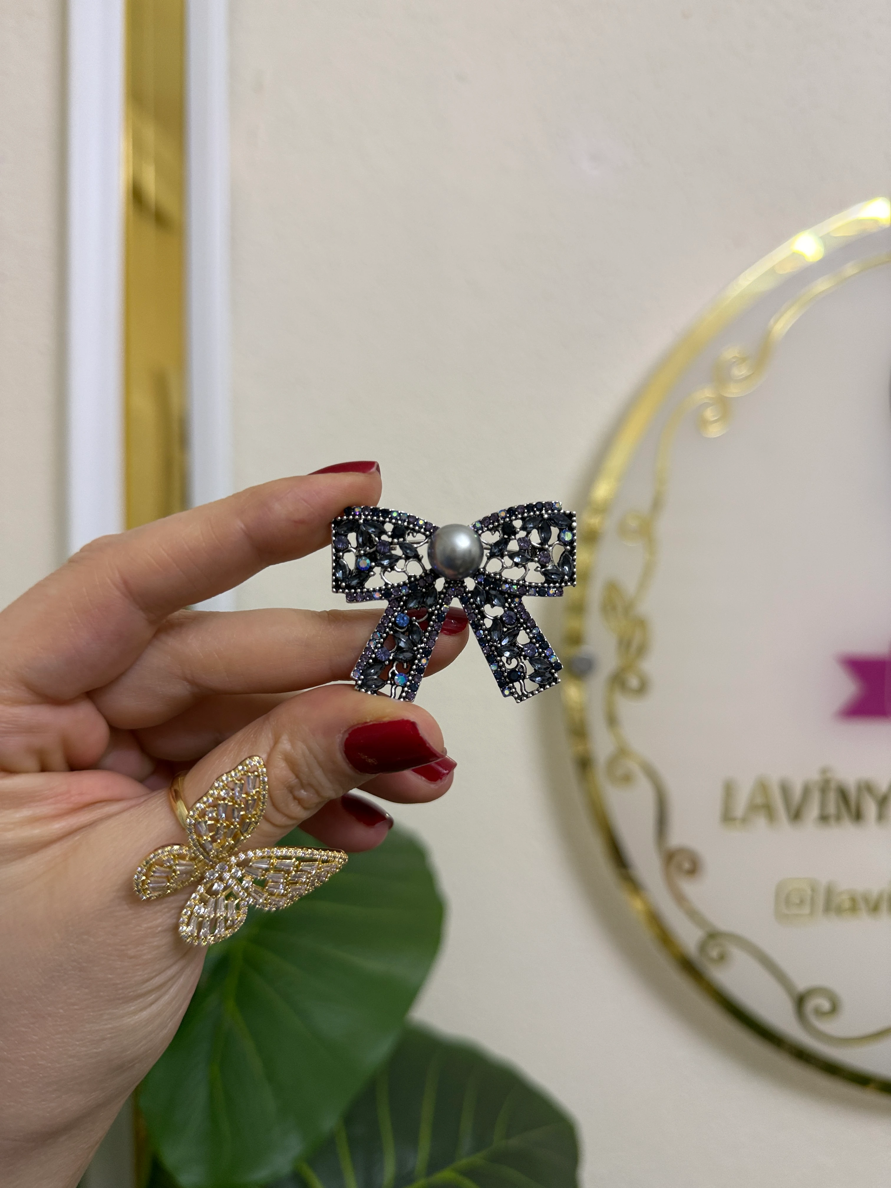 Premium broş-LAVİNYA